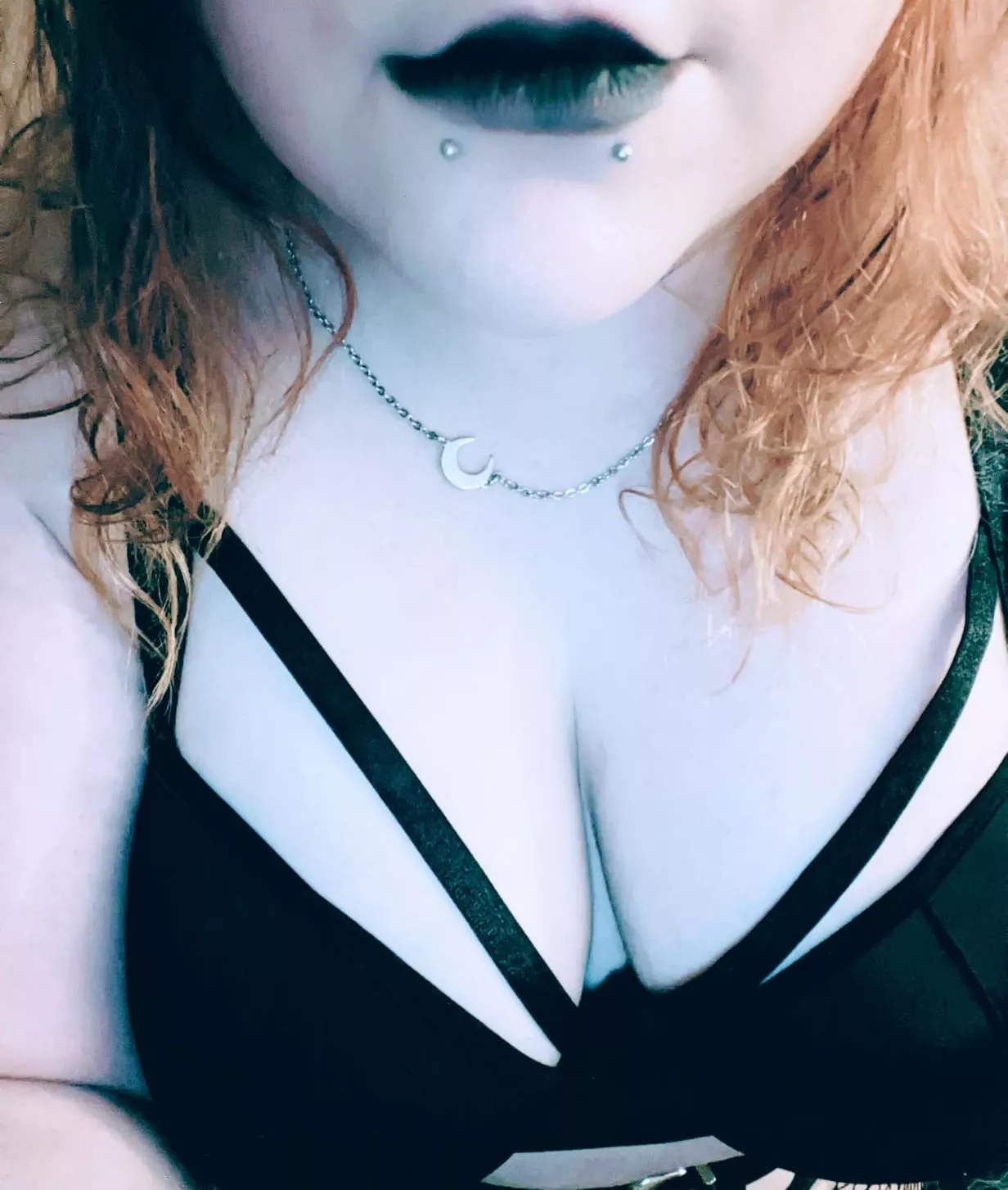 Ruin my lipstick ðŸ˜ˆ [F]