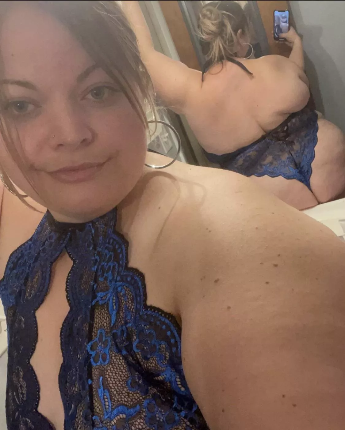 Tried on my new lingerie set.