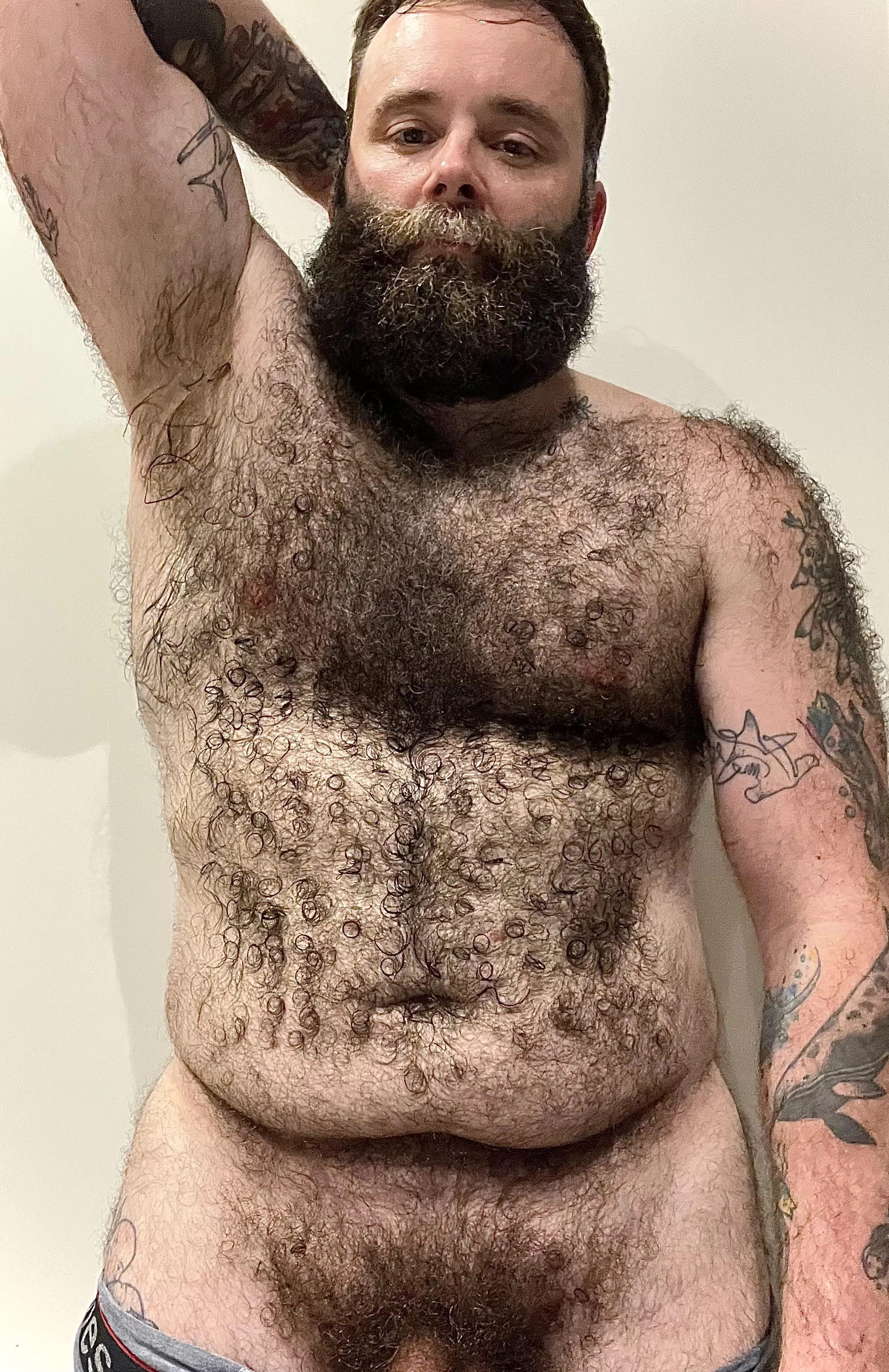 Anyone like sweaty, hairy daddy pits?