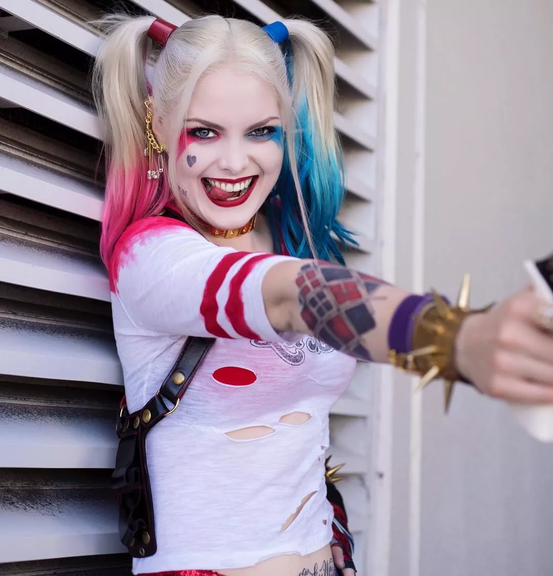 Harley Quinn by Laura Gilbert