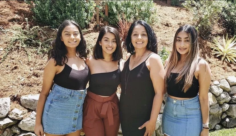 Mom and Daughters