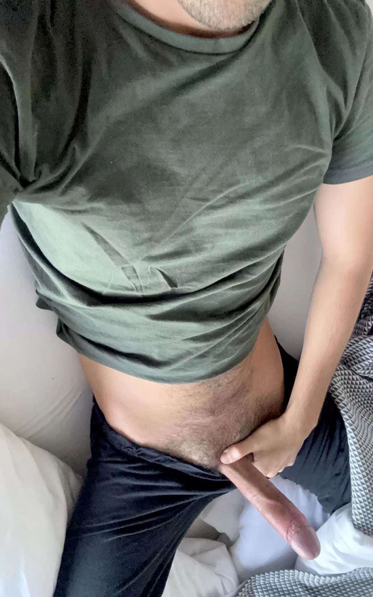 Morningwood ðŸ¥µðŸ¥µ any bro to give me a hand ?? ðŸ˜ˆ