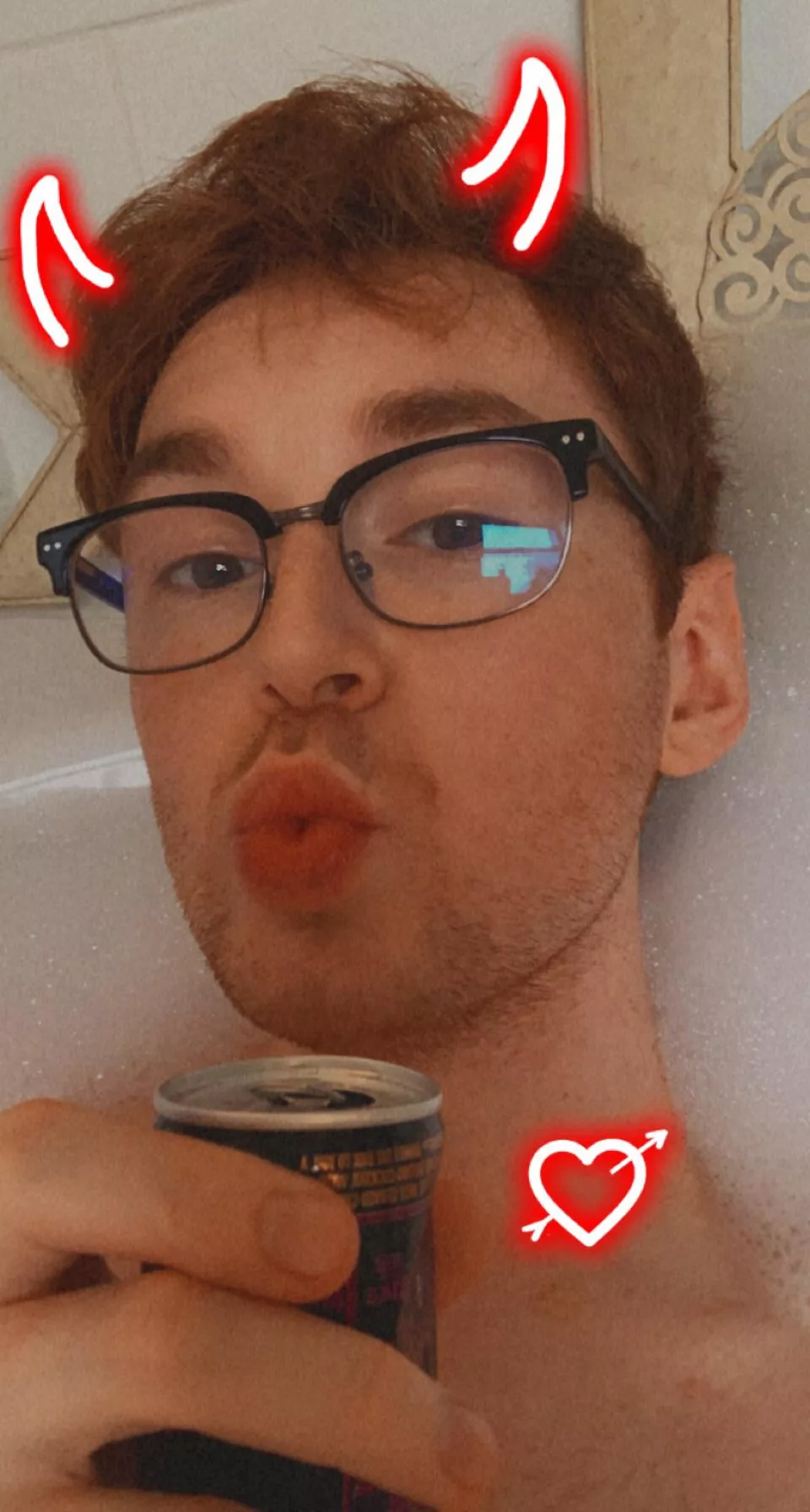 Seeking Overwatch 2 Teammates for competitive EU18+ (feat. Me drinking a cocktail in the bath)