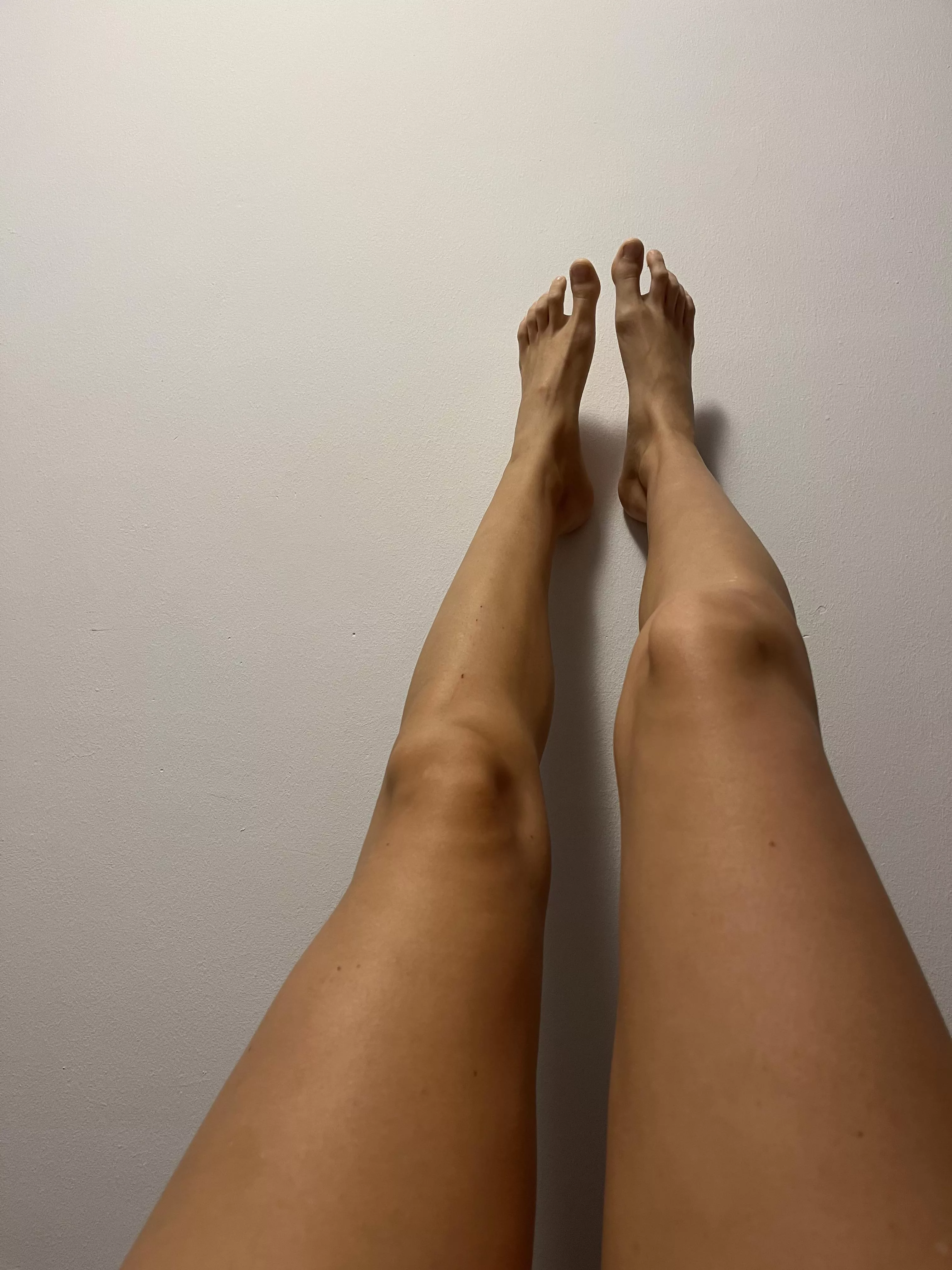 Always thought my legs and feet are ugly.. show some love pls