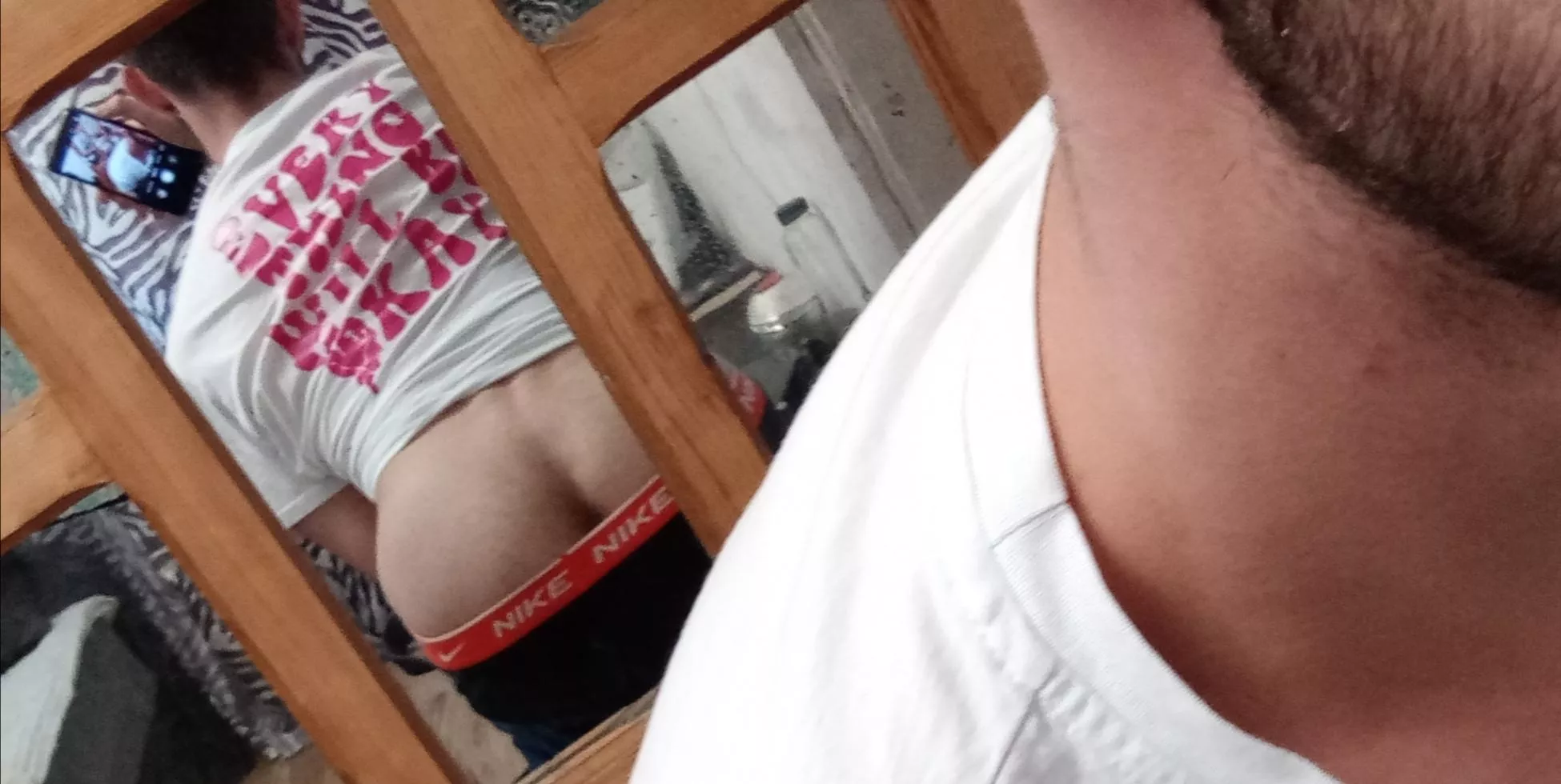 his girlfriend really wanted a pic of his ass because she always sends one