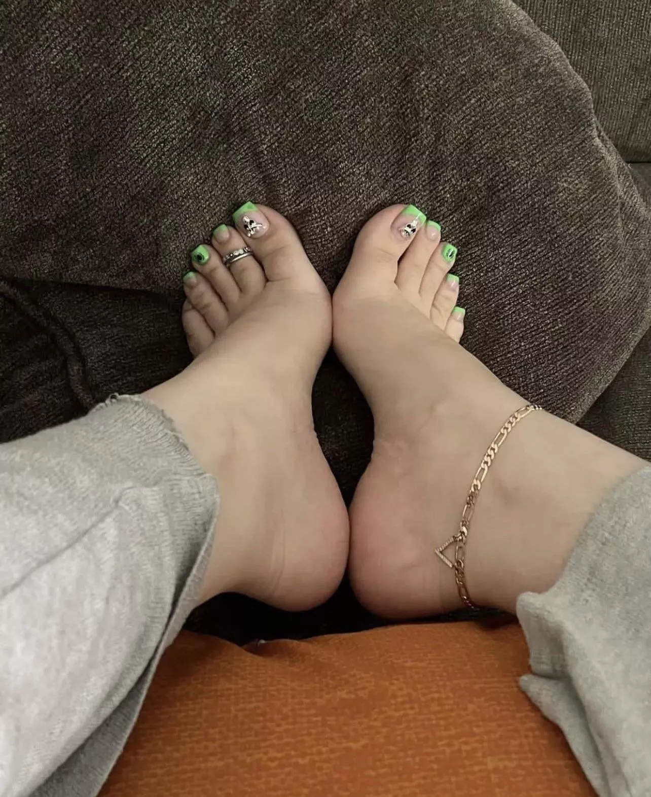 I hope you like cute feet