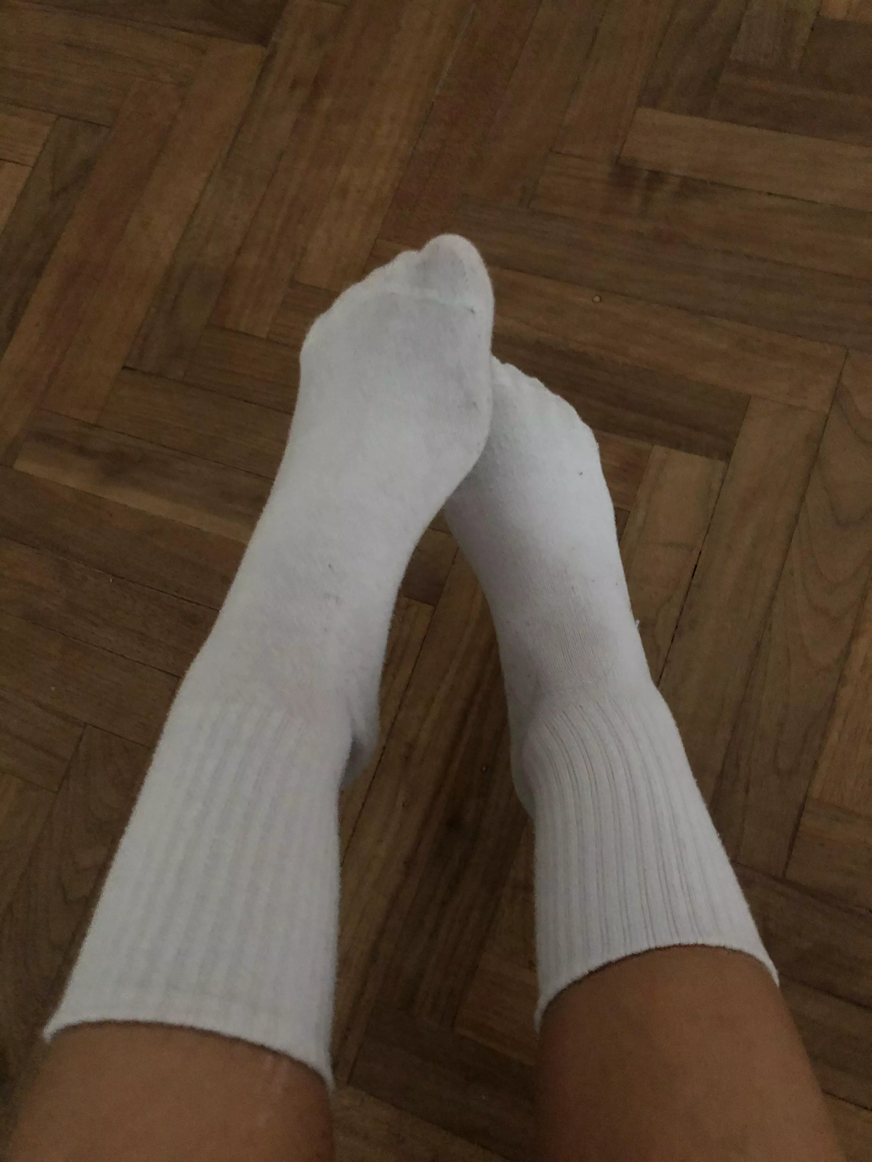 italian feet in socks