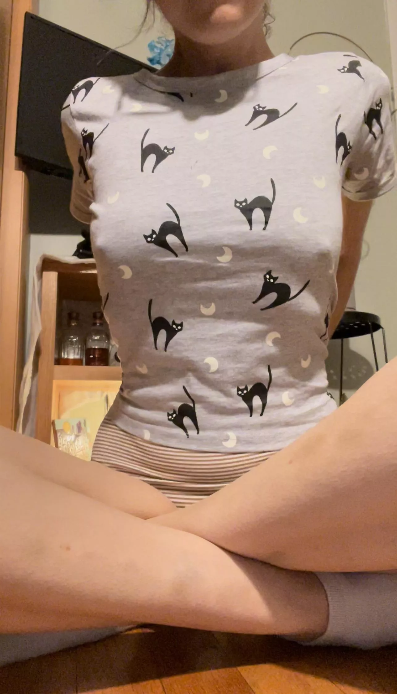 My shirt is glow in the dark :) 32f