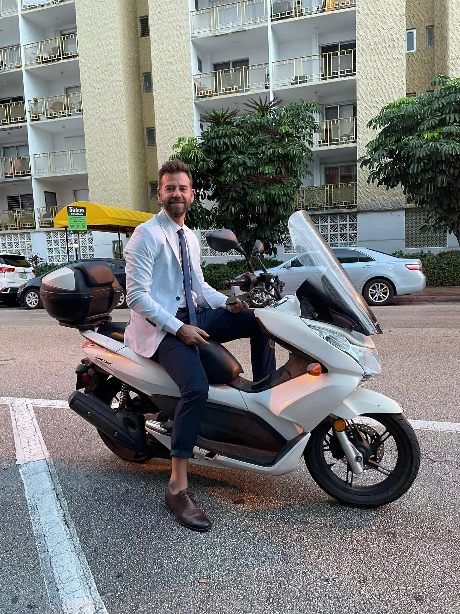 Scooting in Miami . Anyone up for a ride ? Greek Sn: its-thegreek