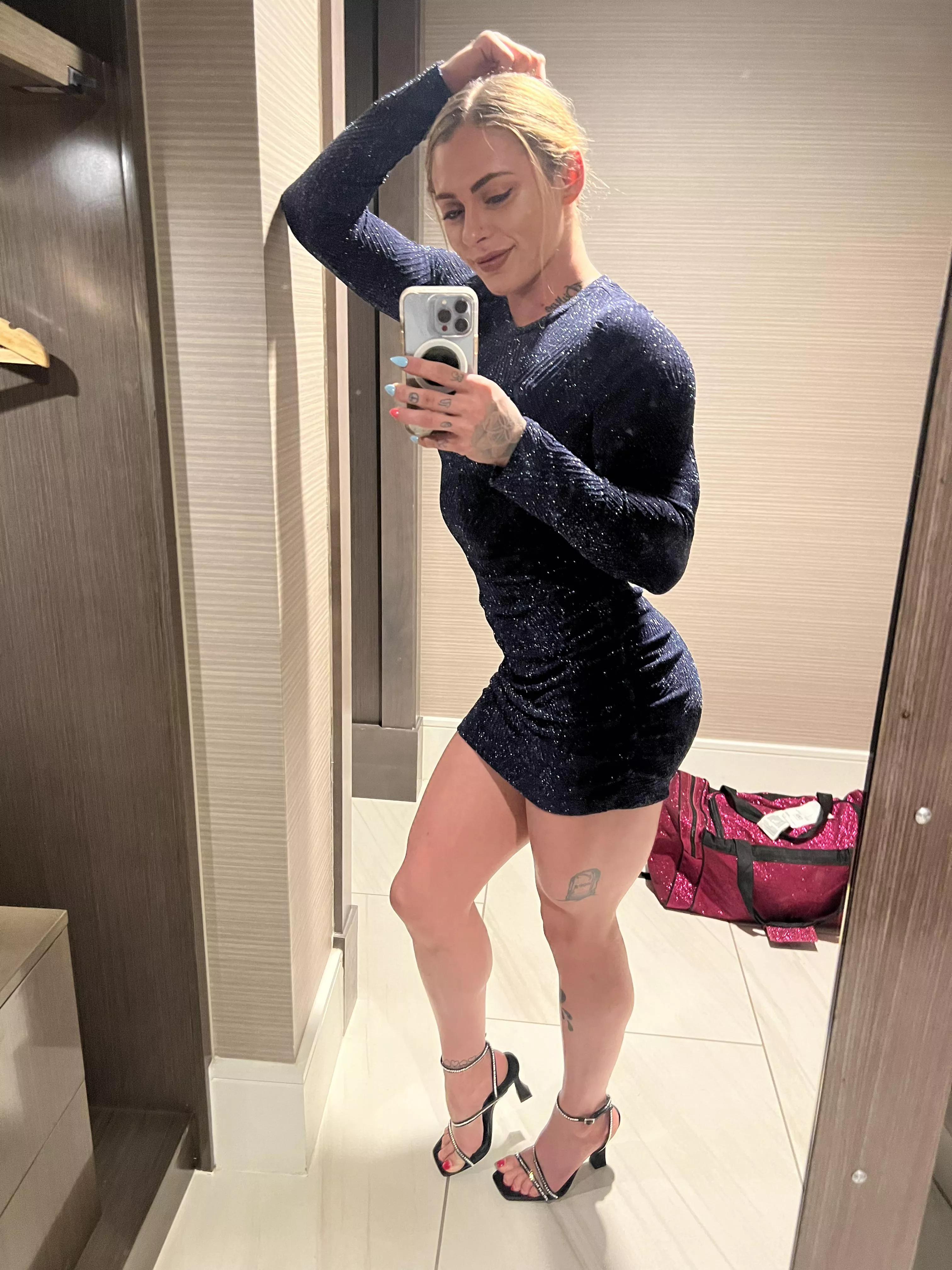 Tight dress around fit body