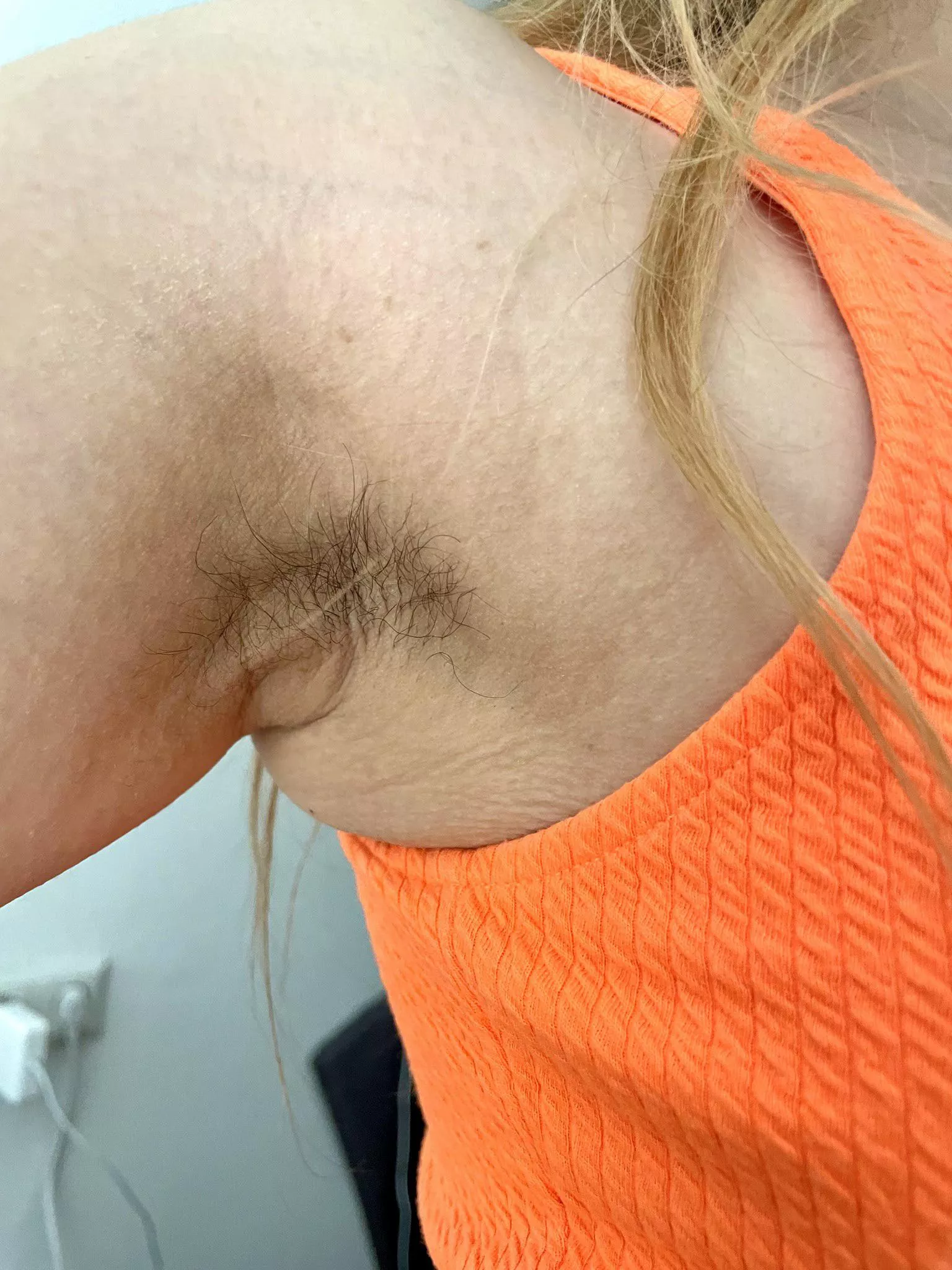 This is what women's armpits should look like. and nothing else (F34)