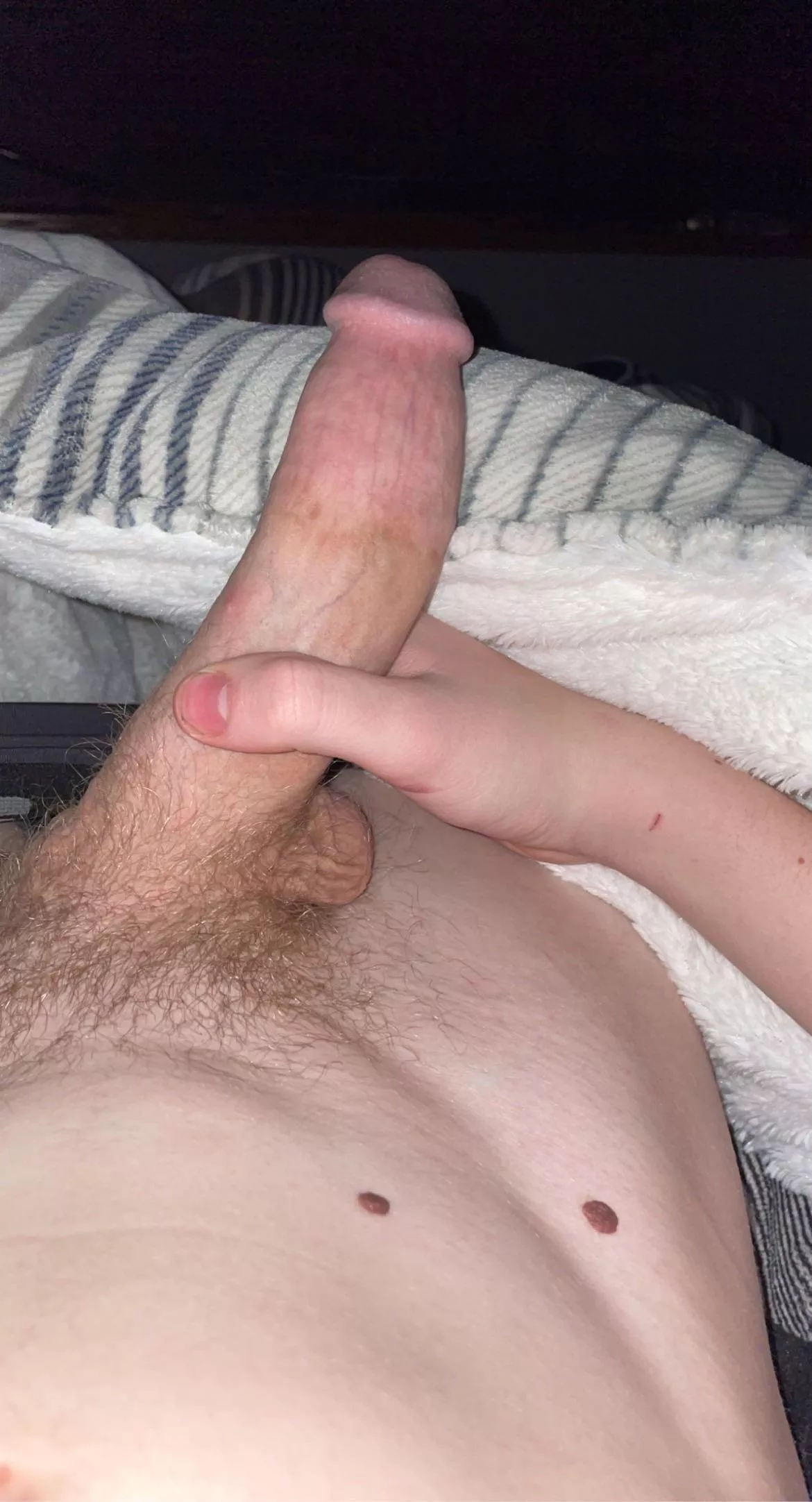 18 [M4F] 9inch cock looking to jerk it for you