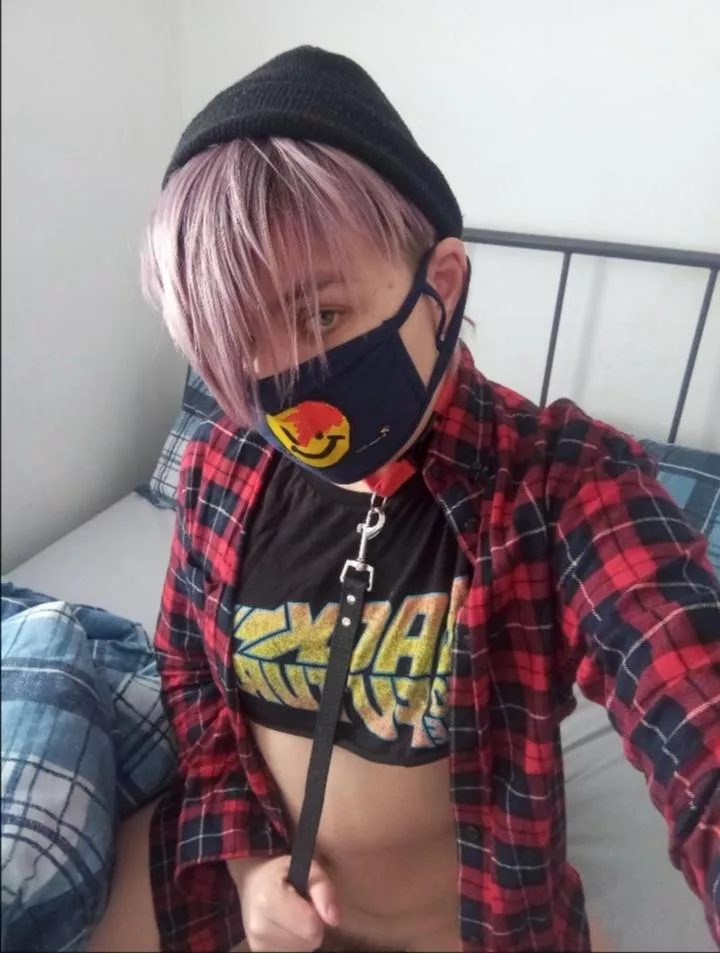 18 [M4M] femboy from Liverpool looking to chill suck cock get high and watch Netflix