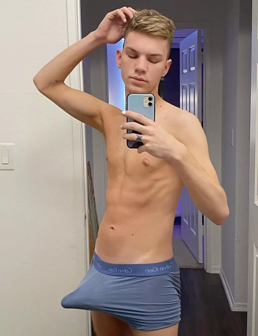 18 Twink whatâ€™s ur fav time for sex?ðŸ˜ˆðŸ’¦