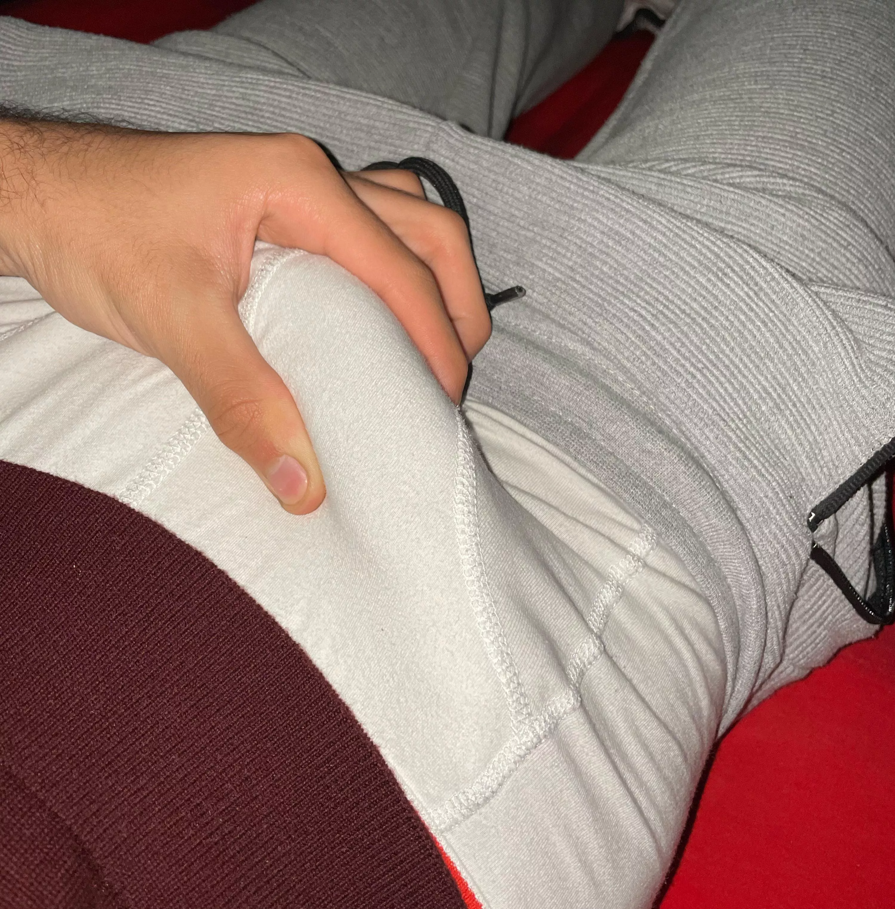 18yo twink bulge, hmu if interested