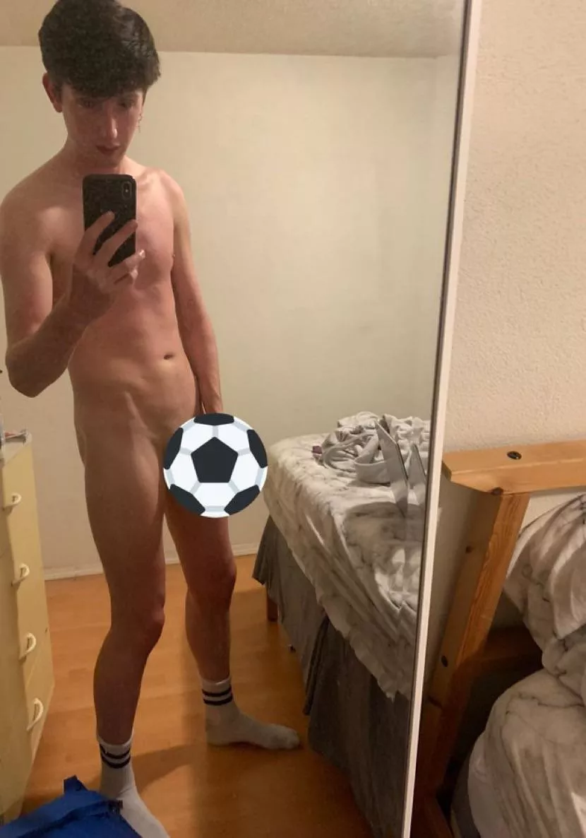 (19) anyone wanna rail a young Irish football player ðŸ˜œ