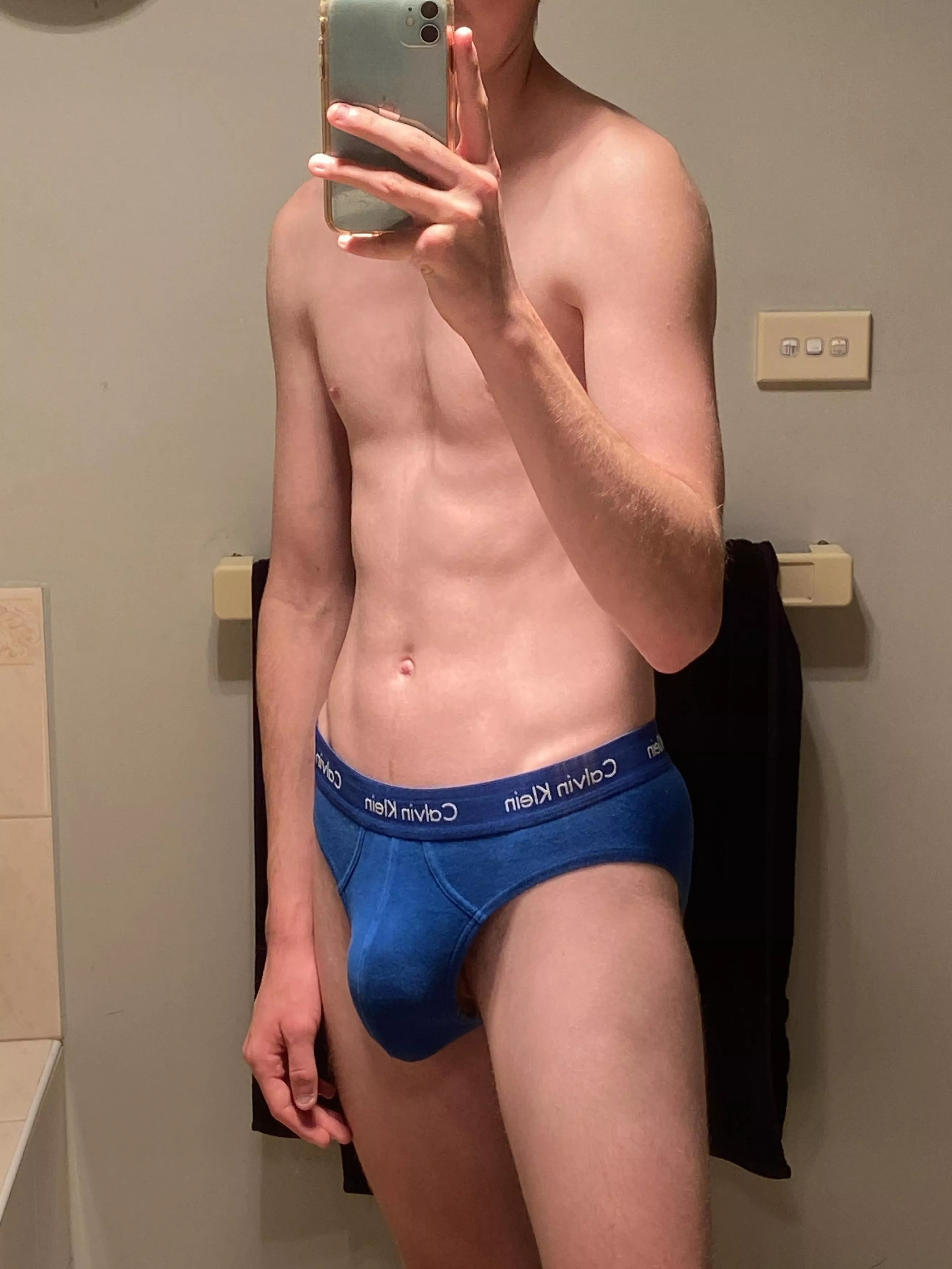 [19] Bulging in blue~