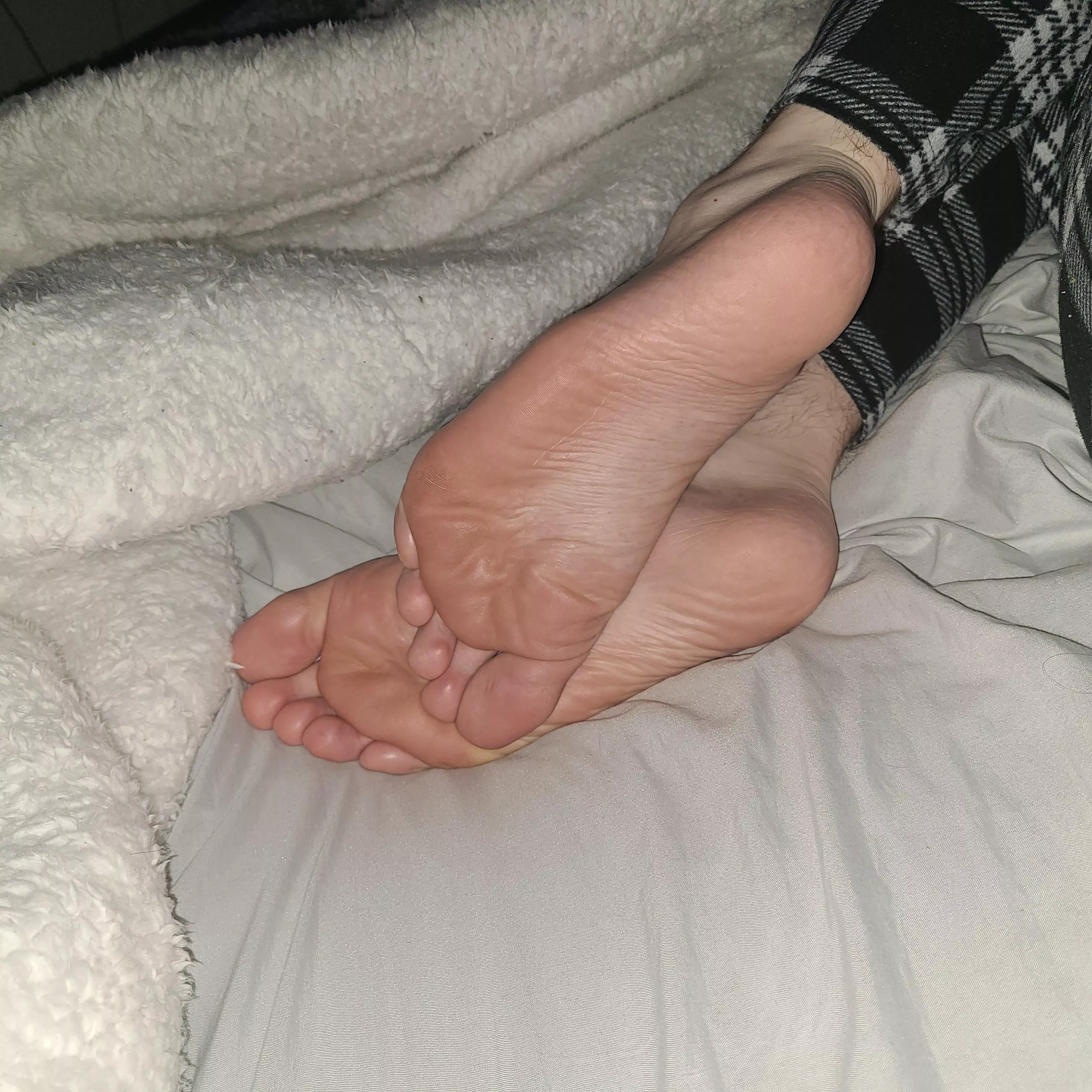 19M Any Foot Boys in Connecticut?