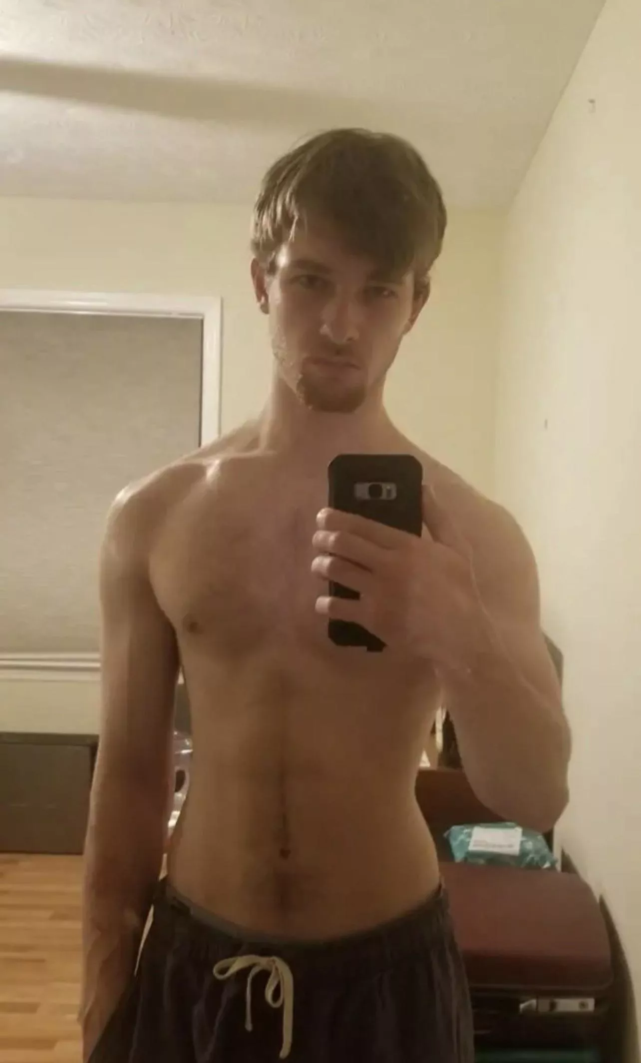 19yo looking for friends. DM me if your around my age, thanks!