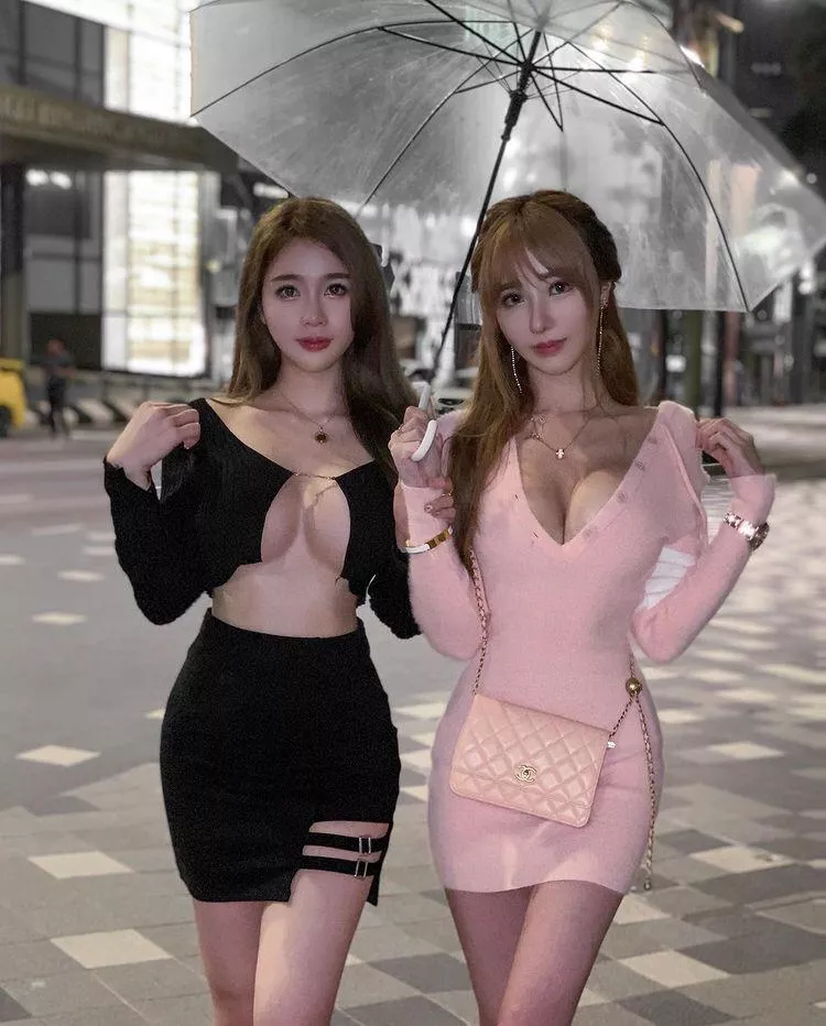 [2] Black pink