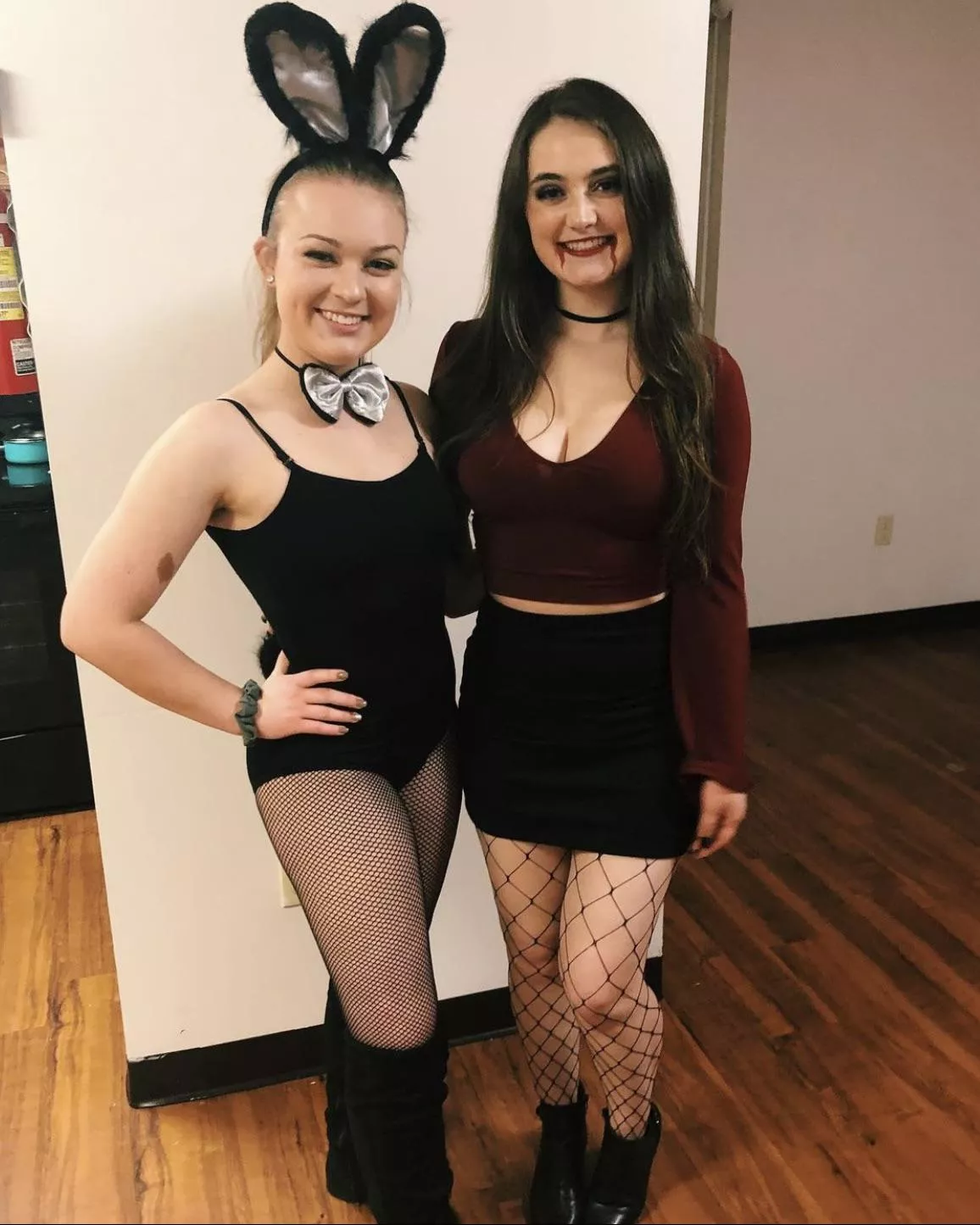 [2] Halloween girls