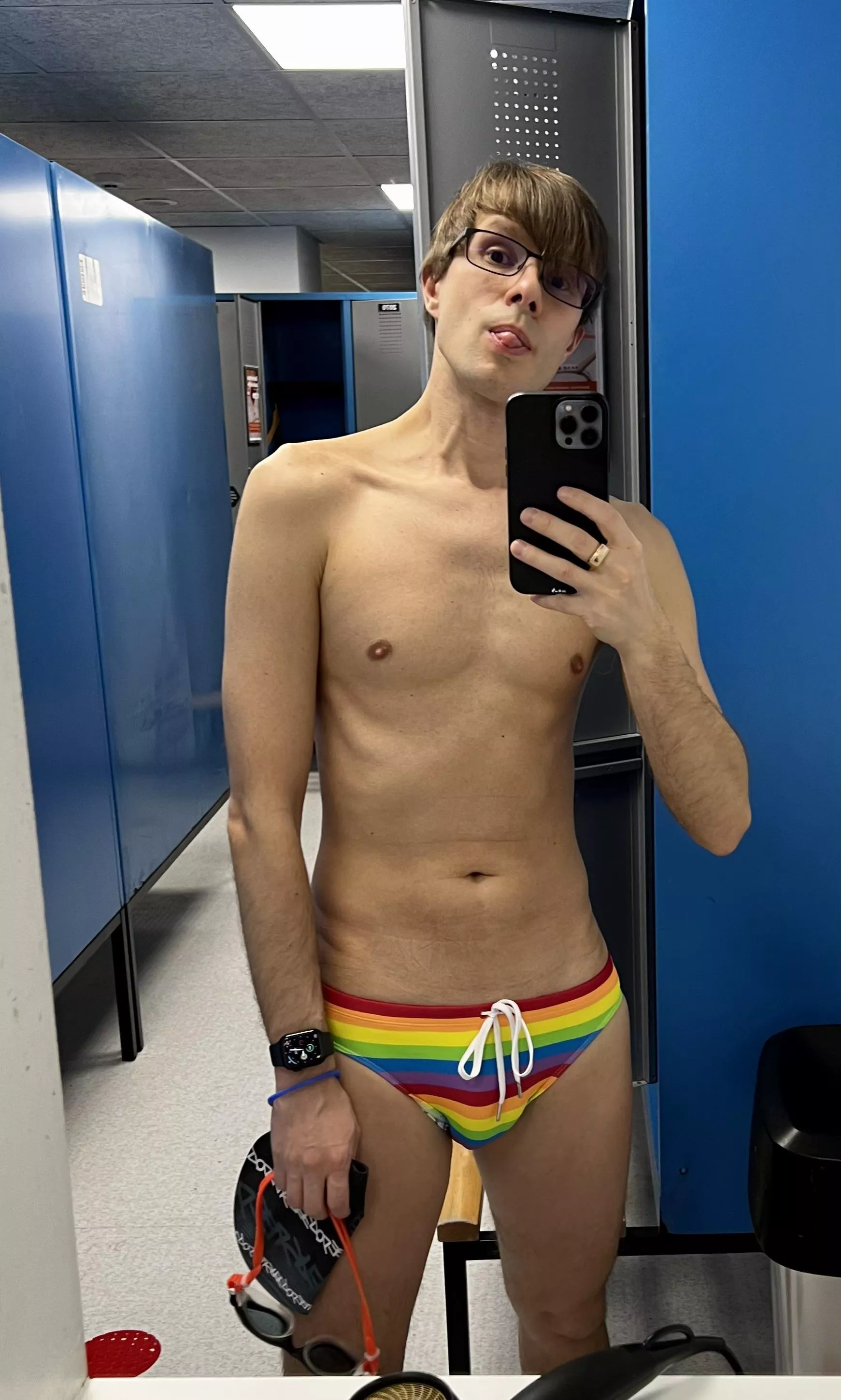 🏳️‍🌈2 years of pandemic and I'm back to swimming! And proud of it 😏🏳️‍🌈