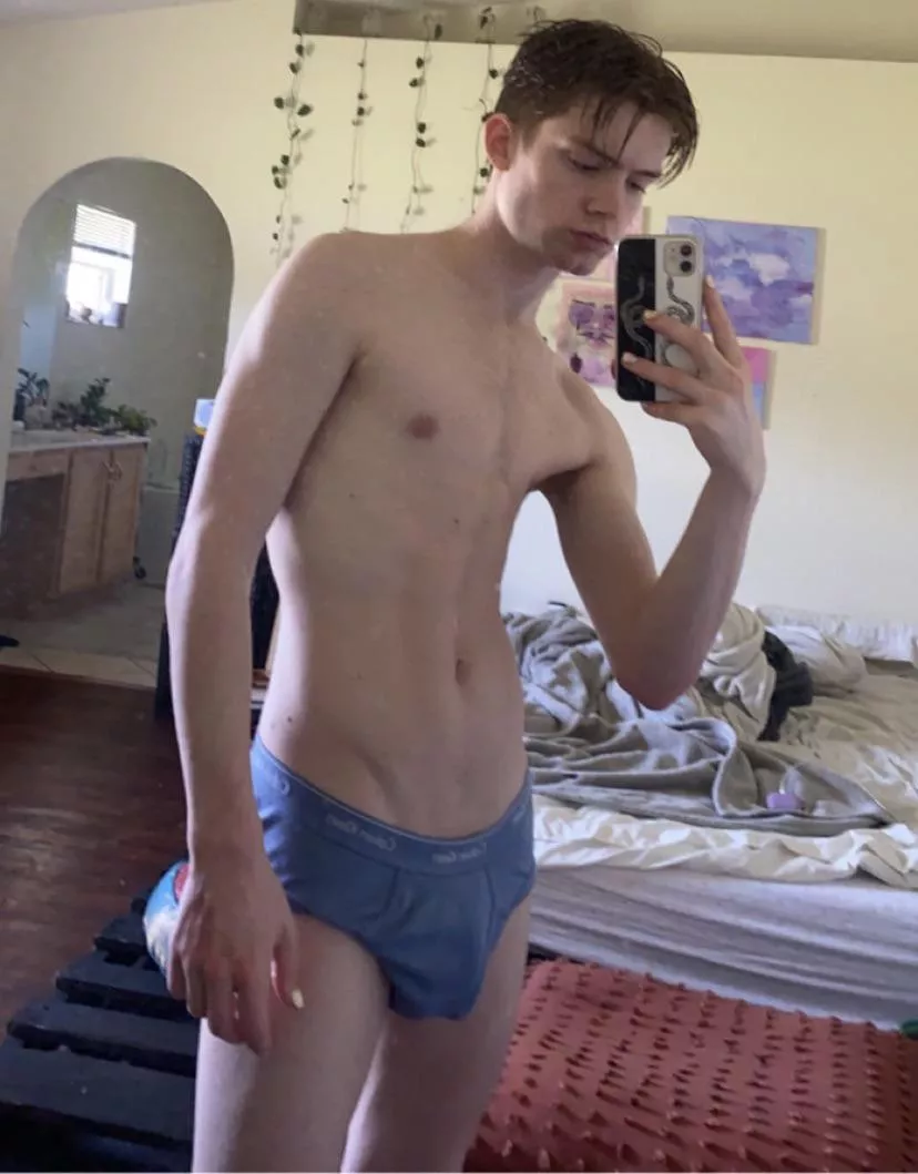 20 year old college guy, super kinky and love working out then fucking