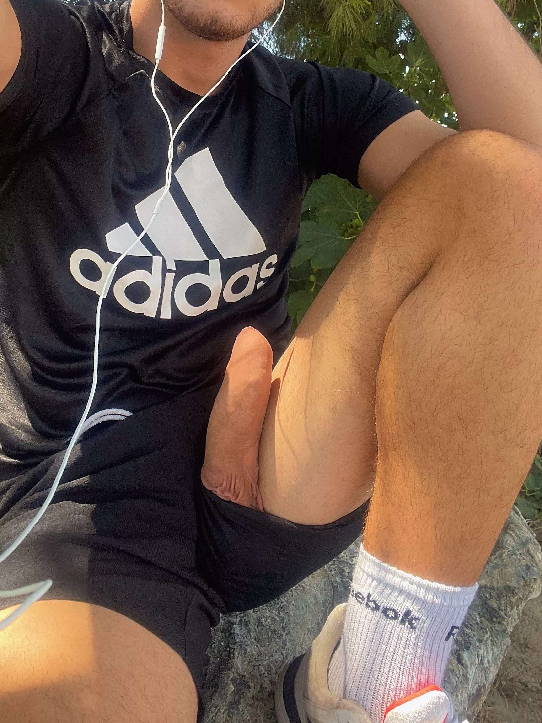 [21] got a mid-run boner 👀