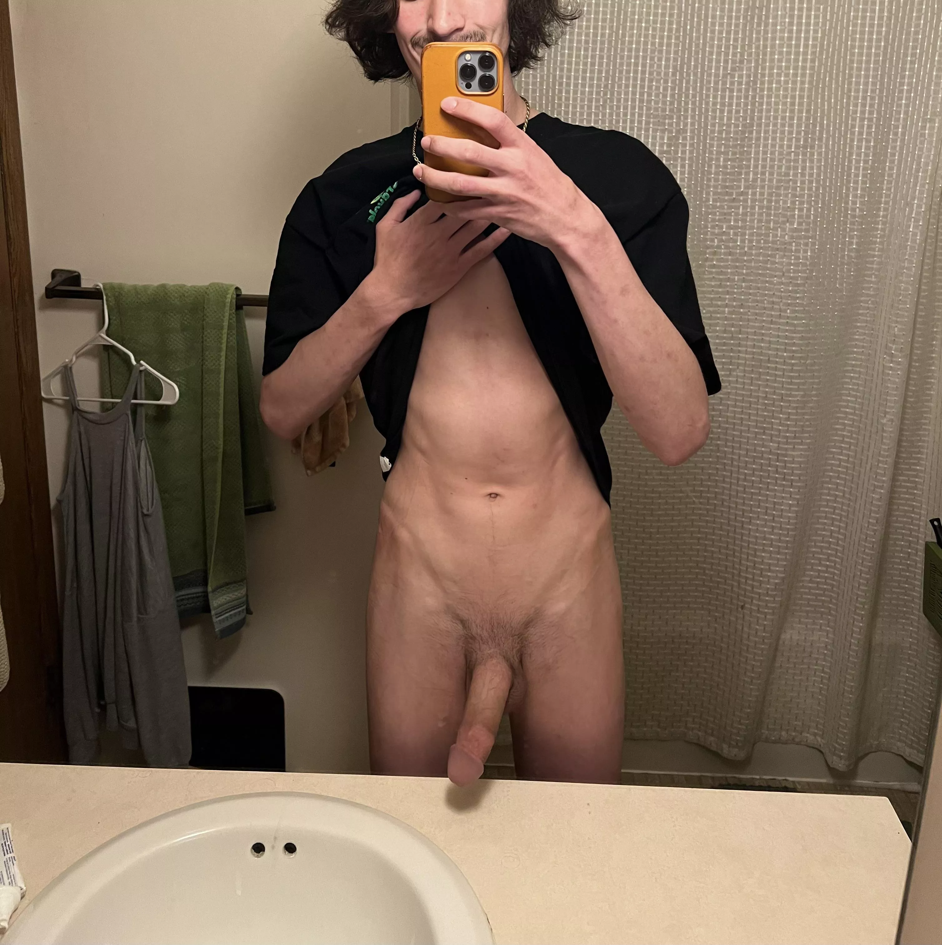 (21) kind of a long stretch but any ladys on here wanna chat?😘 HORNY AF!