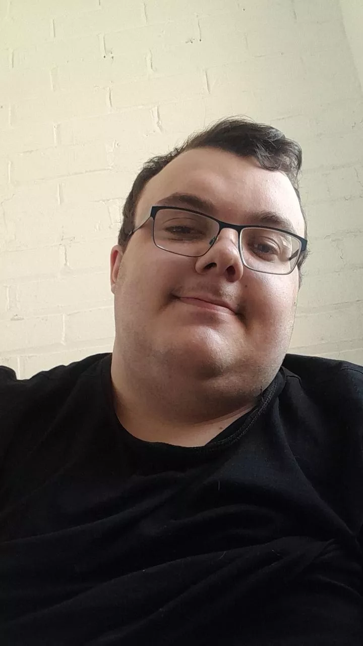 21 m gay chub bottom looking for that special someone to game with. I play on PC,Xbox & Switch