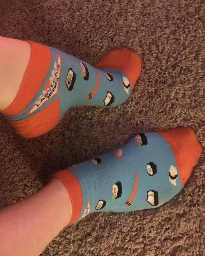 21[f]: who else loves these sushi socks 🍱♥️?