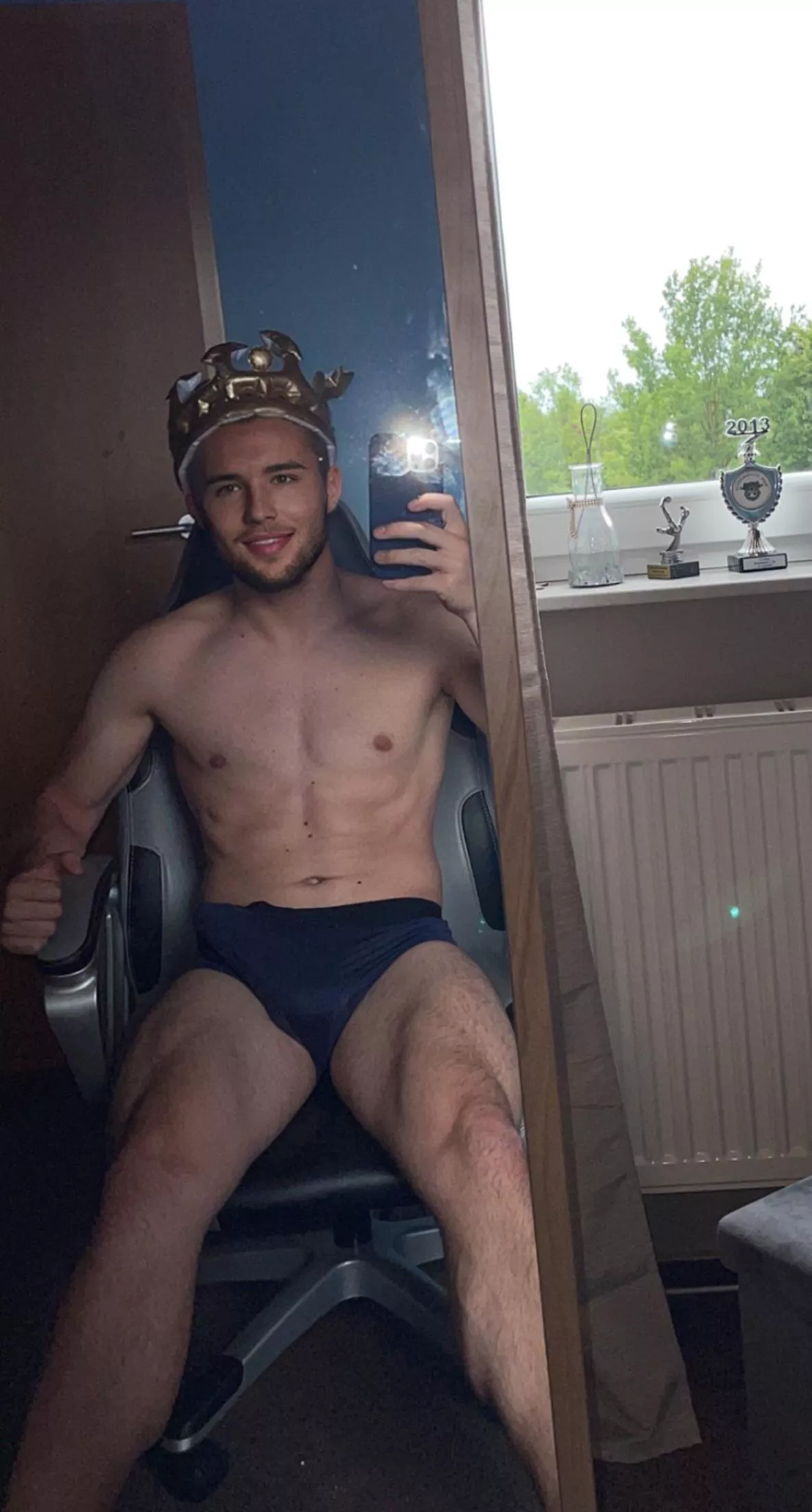 (22) are you looking for a prince well here I am