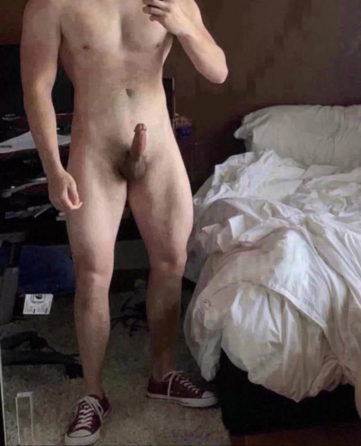 24 aus. Looking for muscular or fit guys to bust my week load live with me. No face. Muscular +++ verbal +++ haven’t cum for 10 days send ASL and body pic. Add Snapchat:jockhunter22