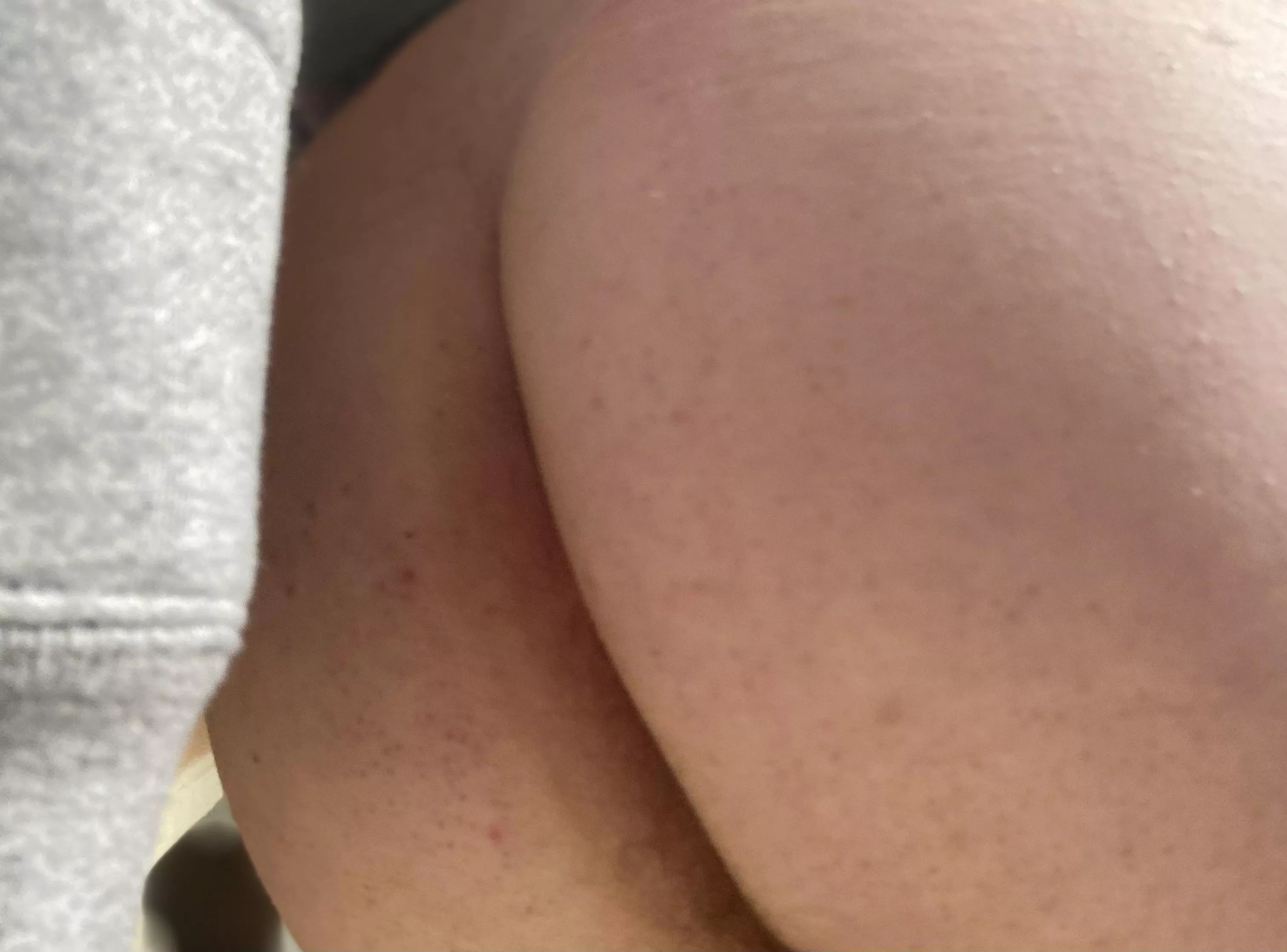 24 curious about sucking a big cock and rubbing it against my ass my Kik is triplight60