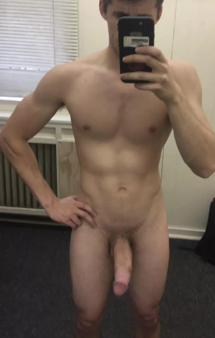 [24] Friday workouts call for post workout nudes….