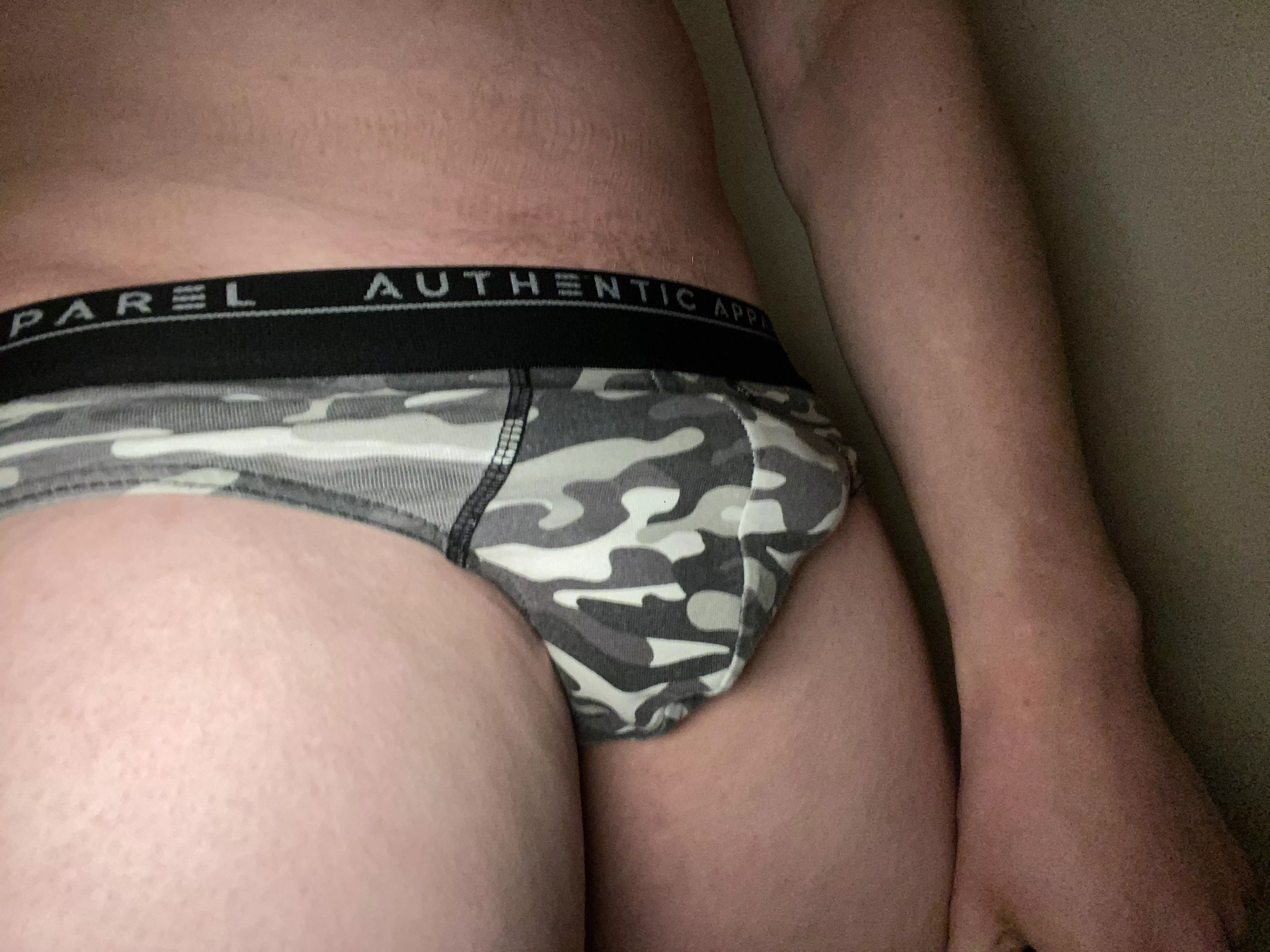 24 uk M, chilling in my undies any lads wanna chat