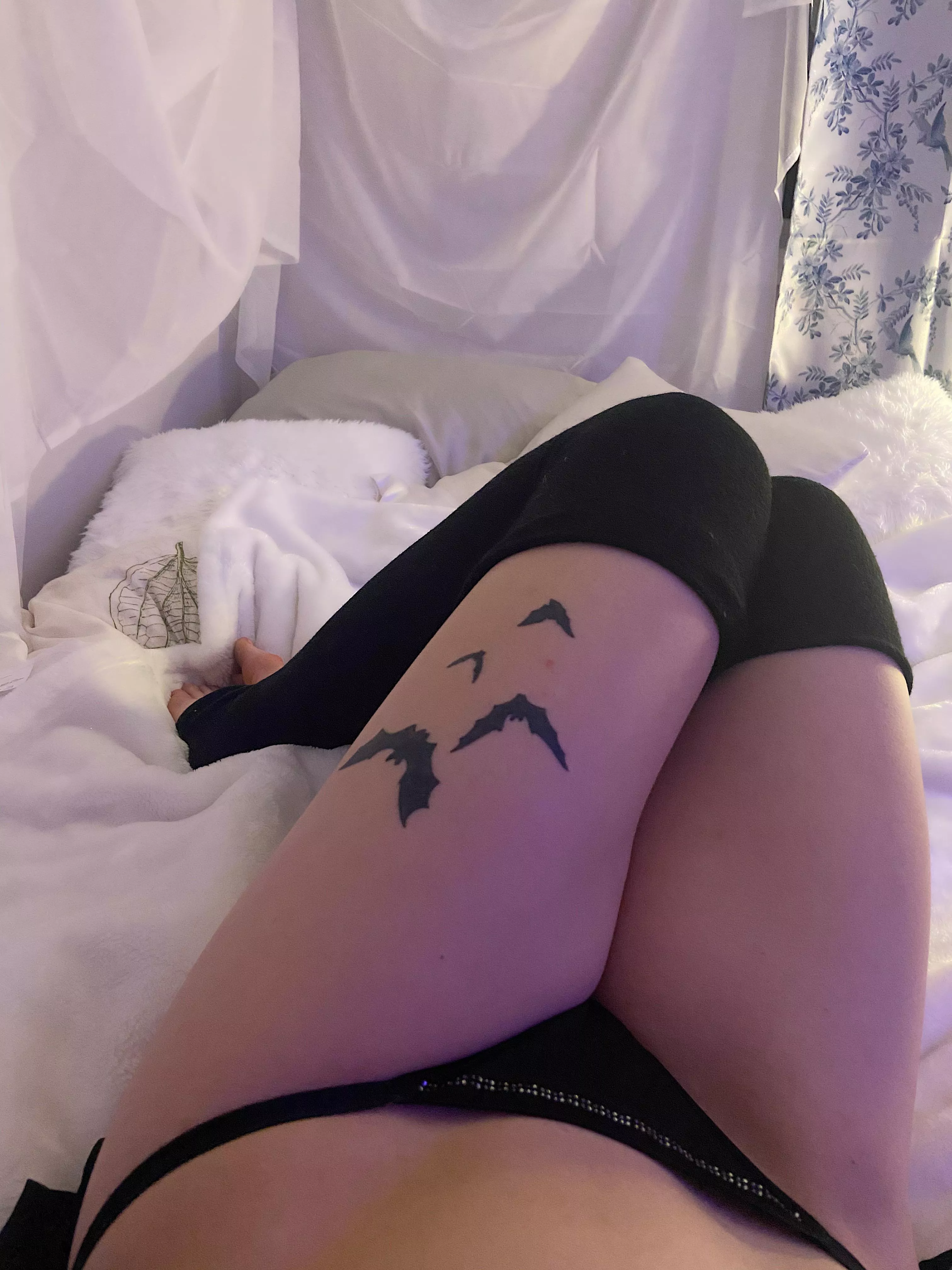 [24f] cozy nighttime knee highs🖤