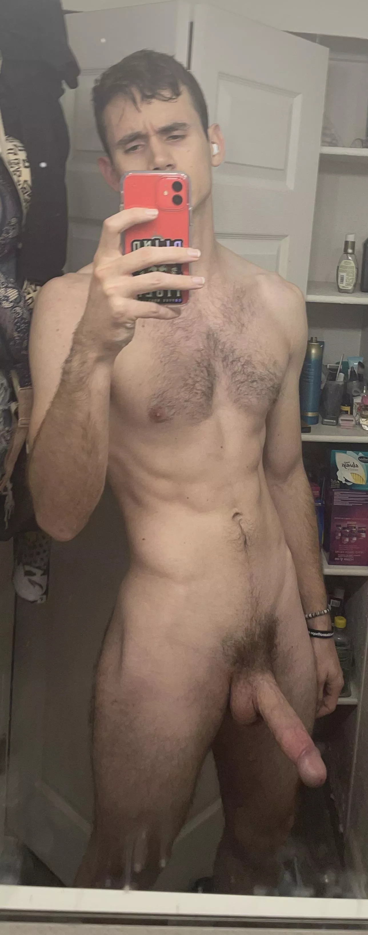 (24m) Do you like your guys with v lines and hung?