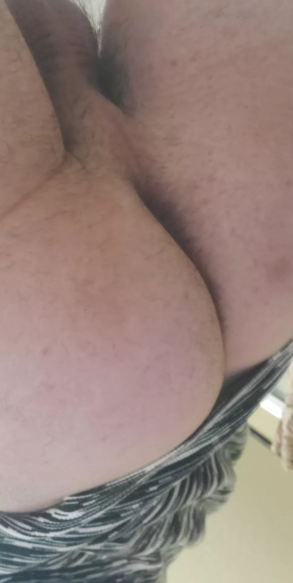 25 bi curious male wanting to bottom dms open