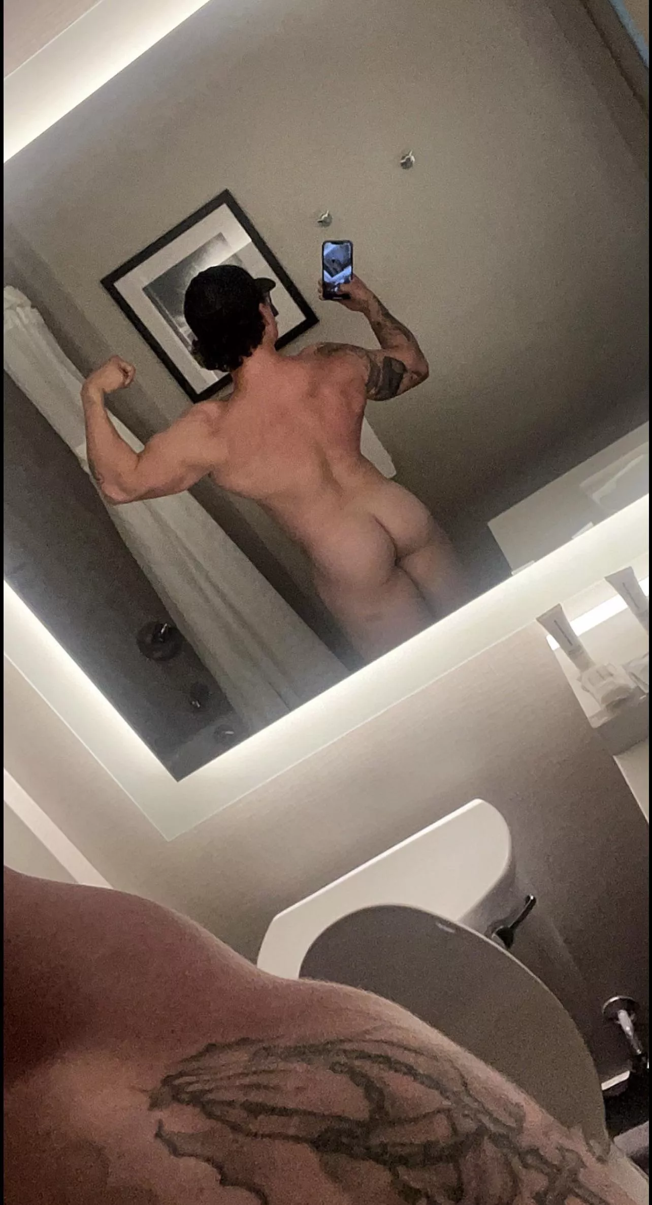 25 [M] 5’5” - Back selfie :)