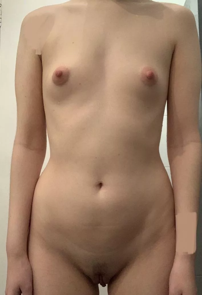 26, 165cm, 118lbs. Never been a fan of my small boobs and big nipples, and of my square shoulders