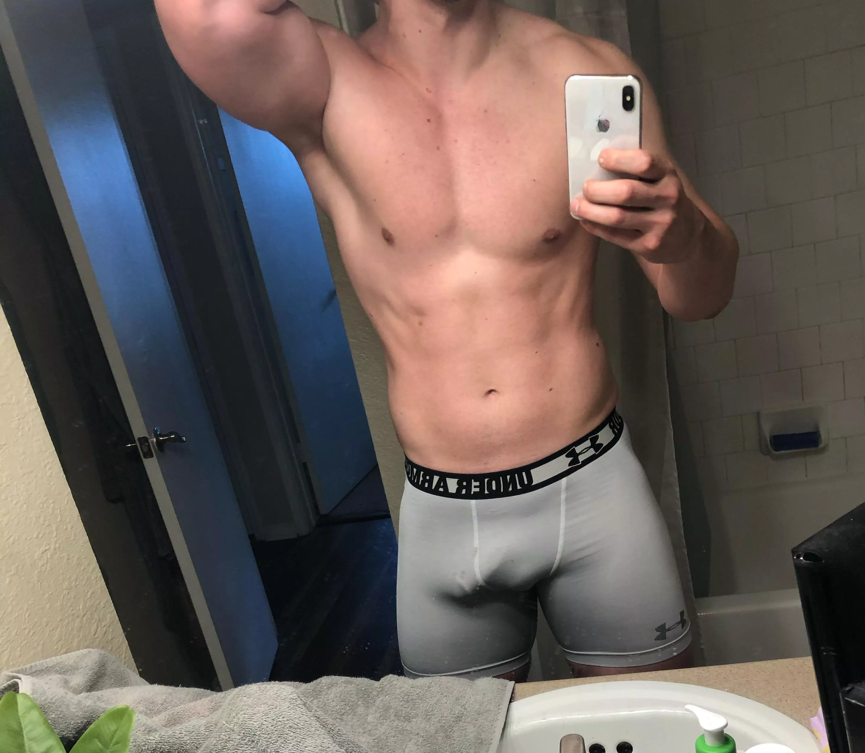 26 [M] Just finished my workout, who wants to cum do cardio with me ;)