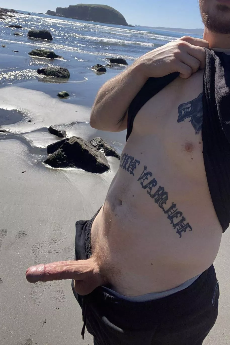 [27]you can smell the ocean and taste my cock through this picture