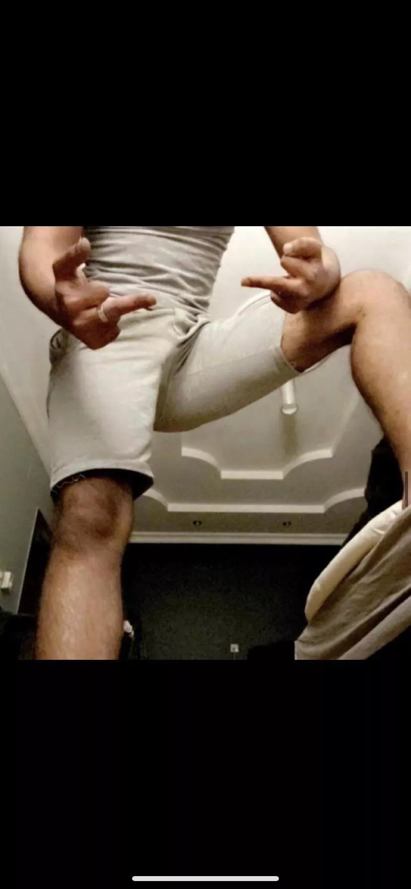 â€28 dom top for manly looking/acting dumb slut slaveâ€¦. Kik. Rahaf_1475756