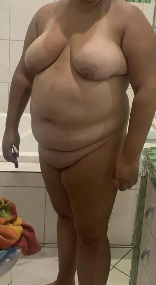 28 F, 1,70, 98KG. What do you think?