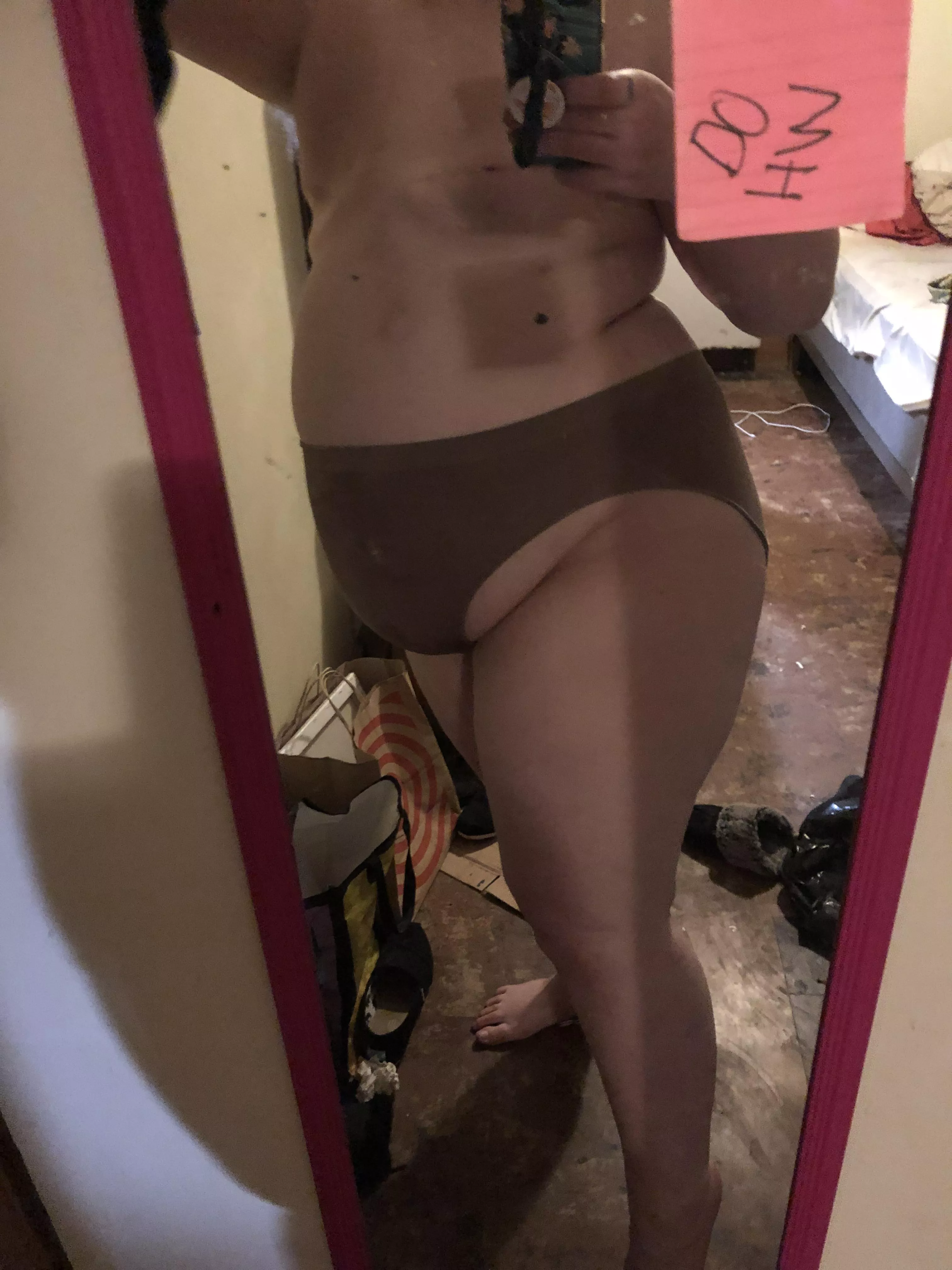 (28 F) Hi ðŸ‘‹ Iâ€™m trying to embrace being a BBW without breasts. (got them removed cause of the brca2 gene mutation)