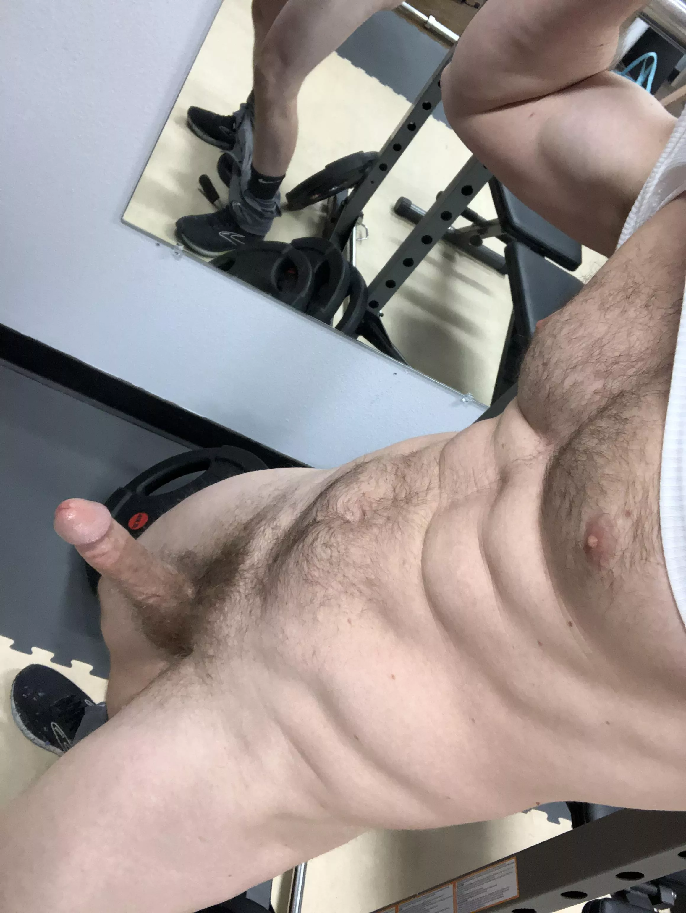 (28) when the gym is empty 🤣😝