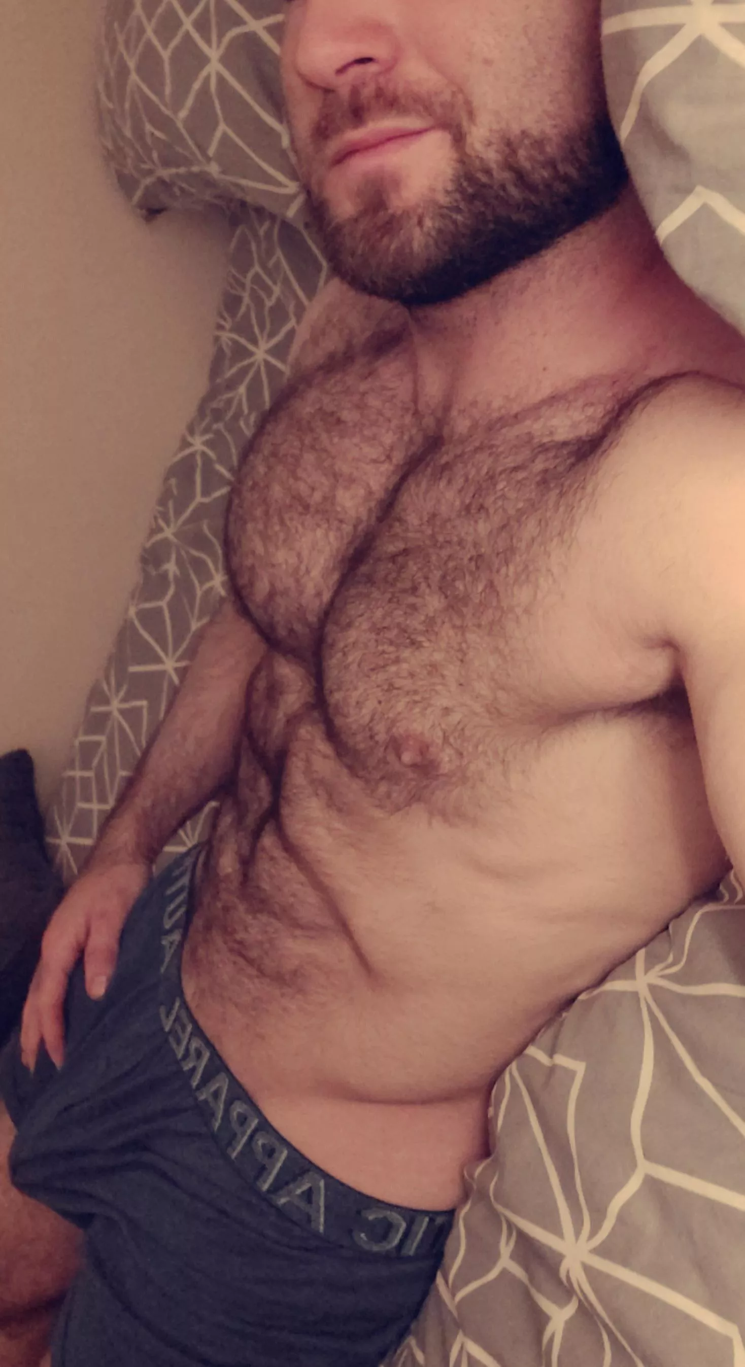 29 [M4F] Hung, muscular and not shy ðŸ˜. Willing to exchange vids/snaps ðŸ˜ˆ. Will live verify and will expect you to do the same - won't expect you to show your face if you don't want too ðŸ˜Š. Ladies only please, I am 100% straight ðŸ¤£. Check [M]y 