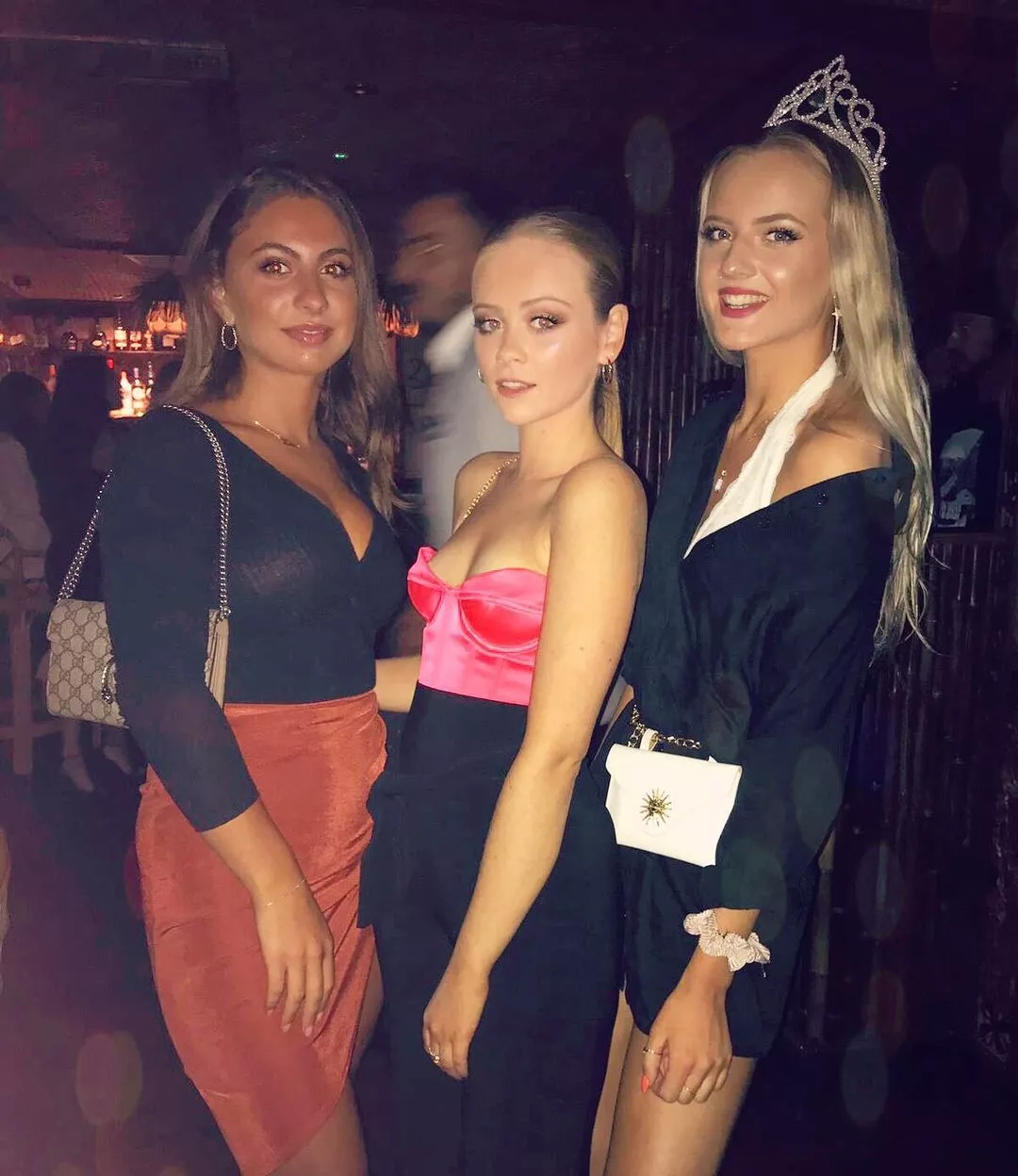 3 English girls