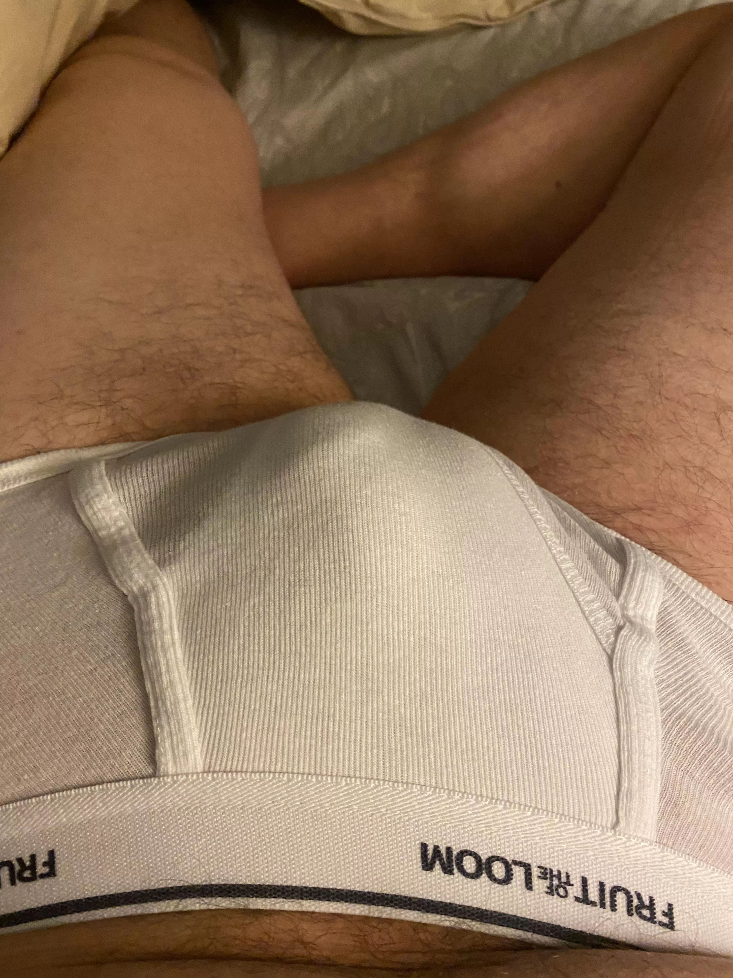 (30)m lookin for an average bro who wants this tighty whitey package